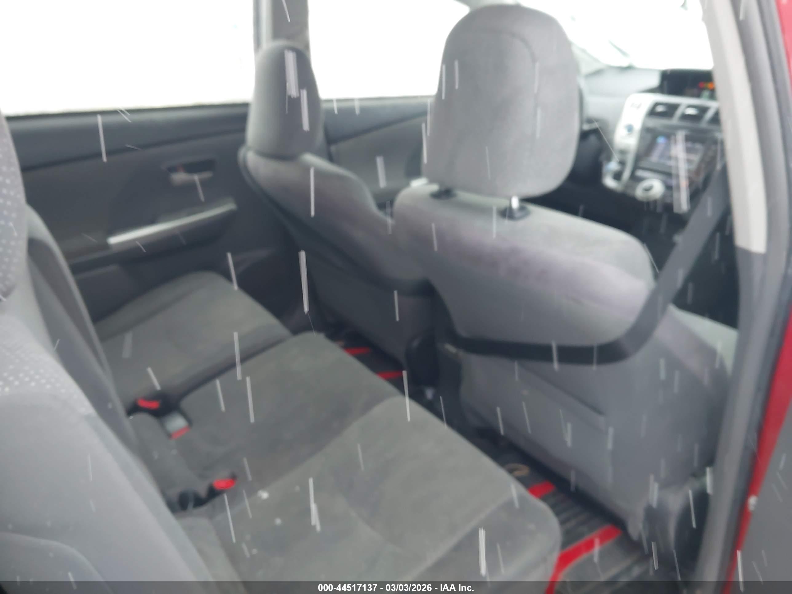 TOYOTA PRIUS image 8