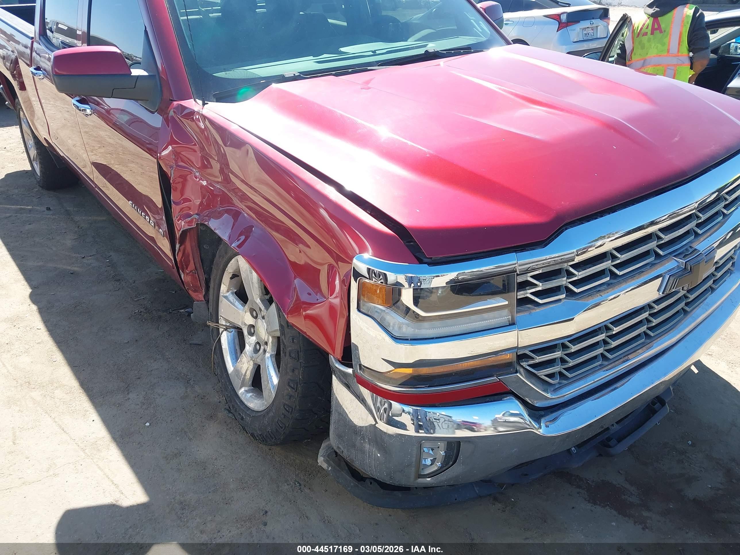 CHEVROLET SILVERADO image 6