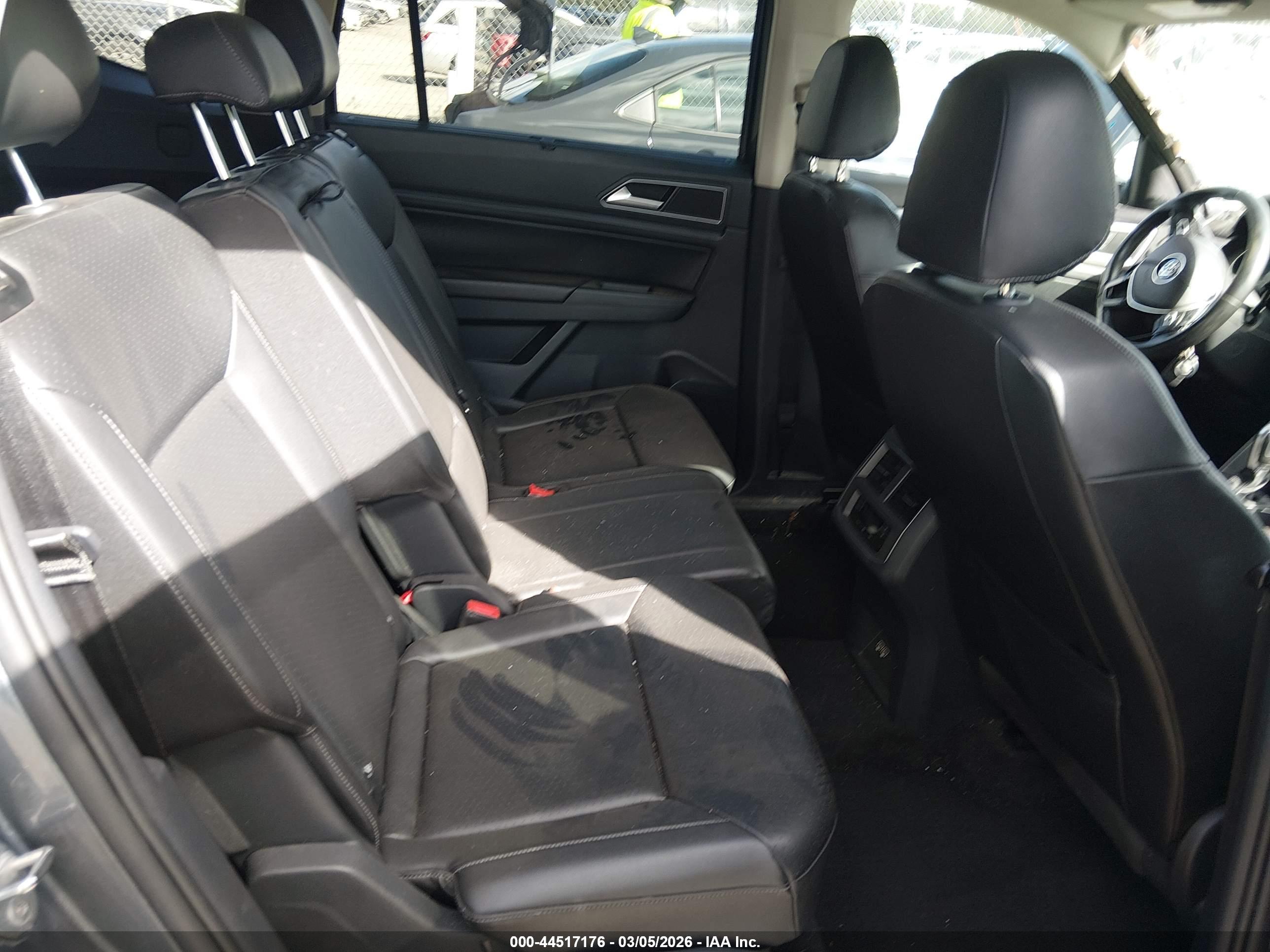 VOLKSWAGEN ATLAS image 8