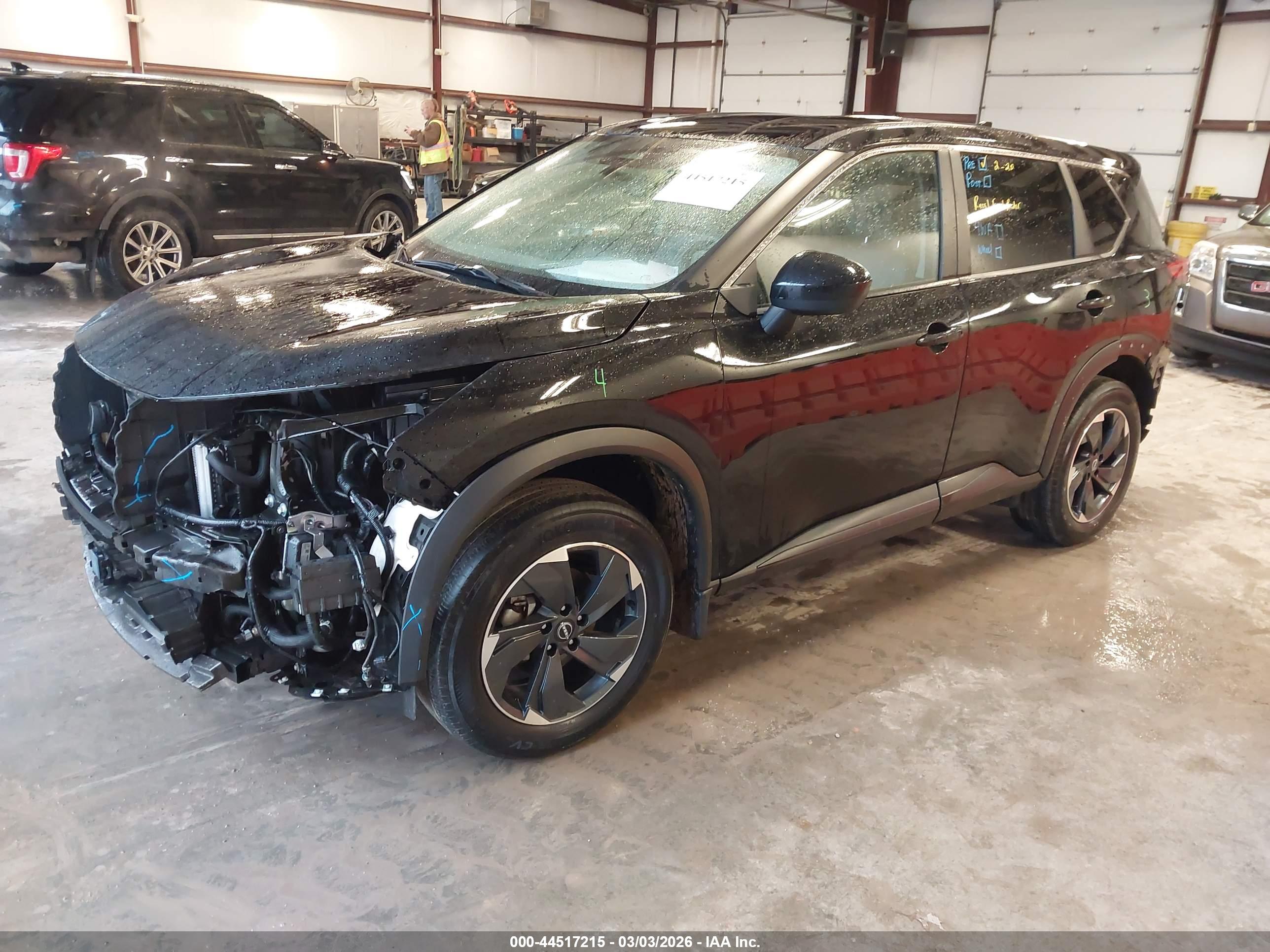 NISSAN ROGUE image 2