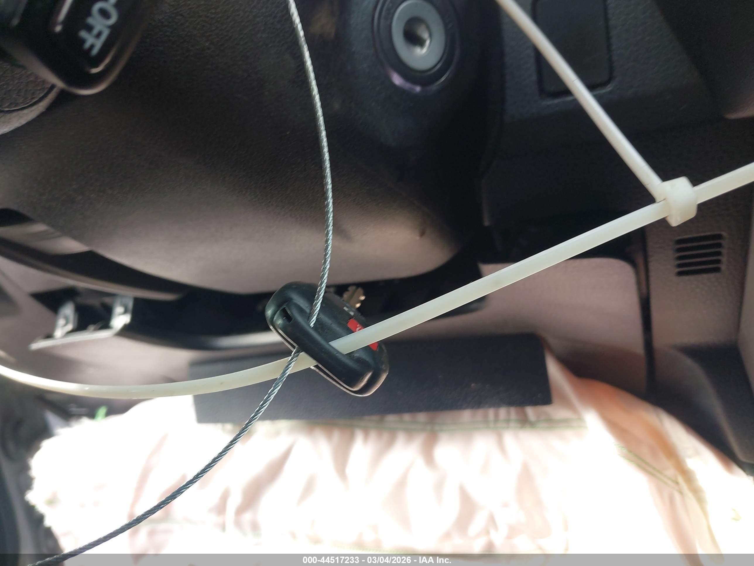 TOYOTA RAV4 image 11