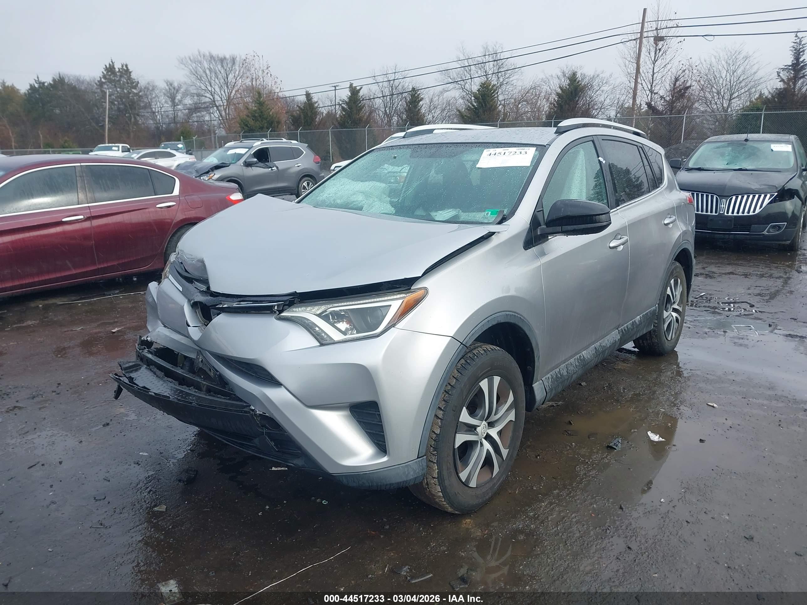 TOYOTA RAV4 image 2