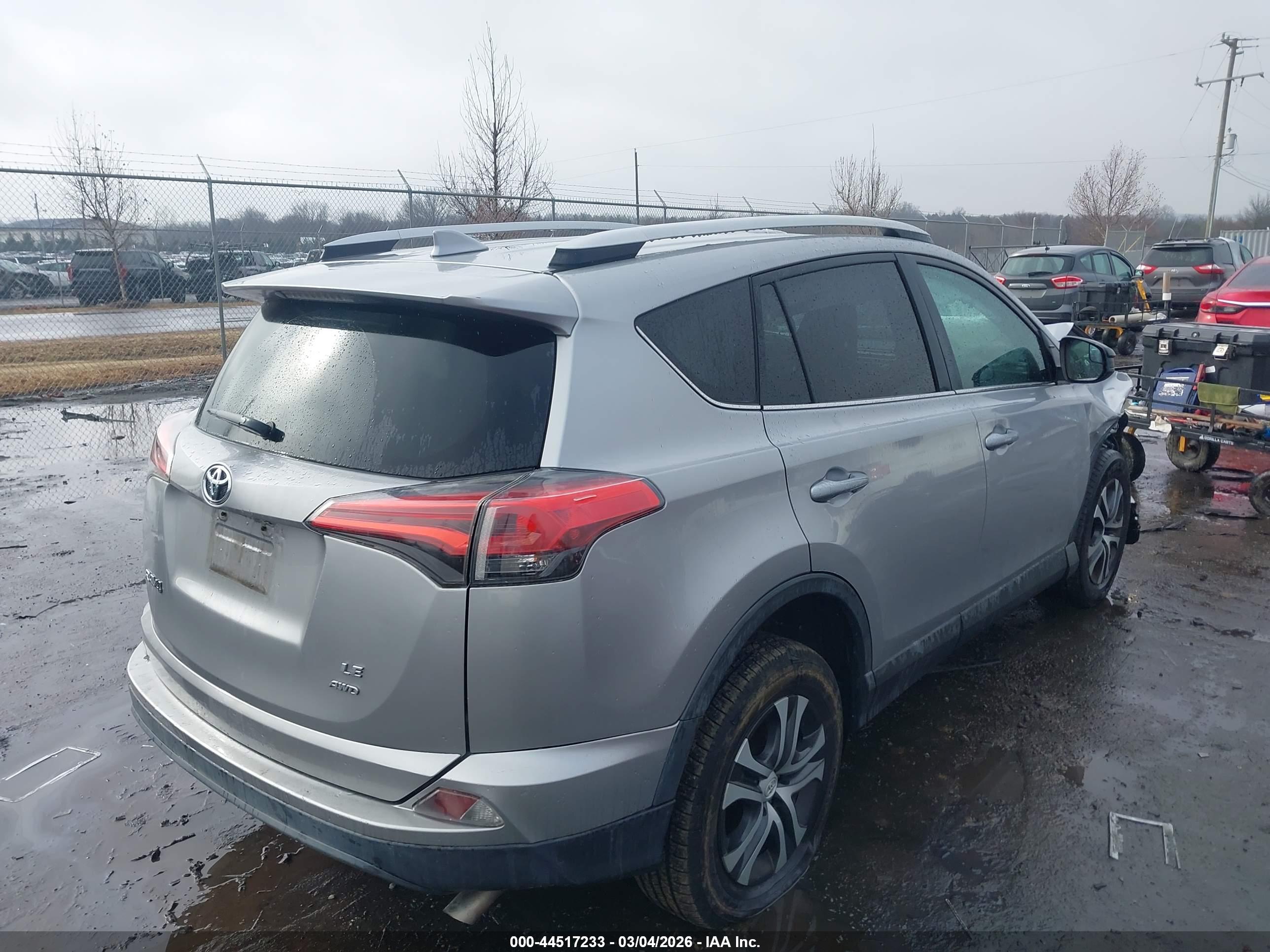 TOYOTA RAV4 image 4