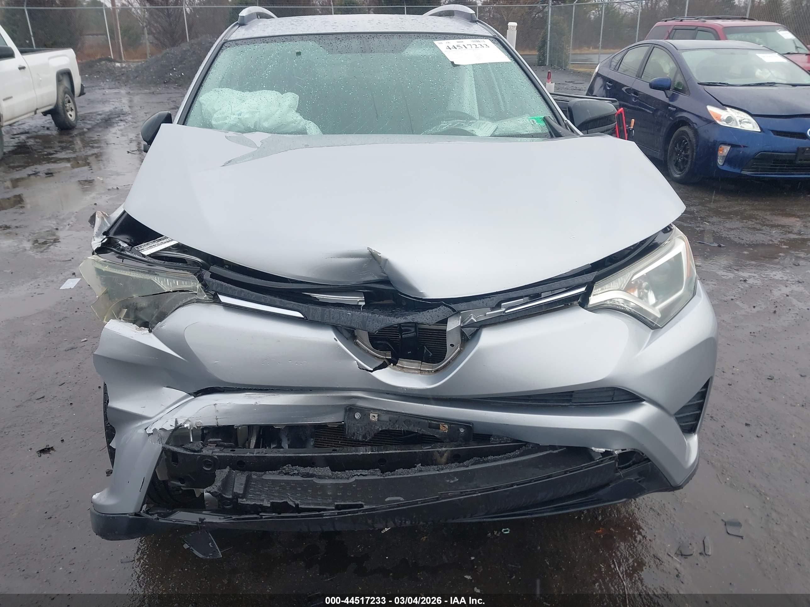 TOYOTA RAV4 image 6