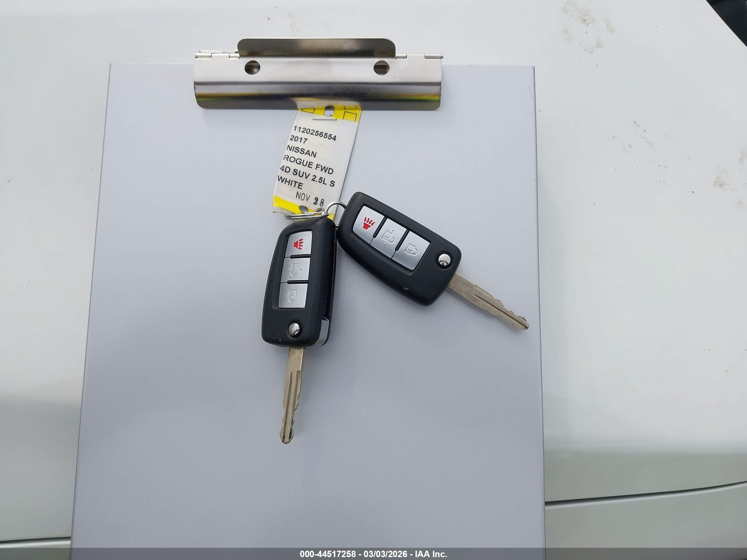 NISSAN ROGUE image 11