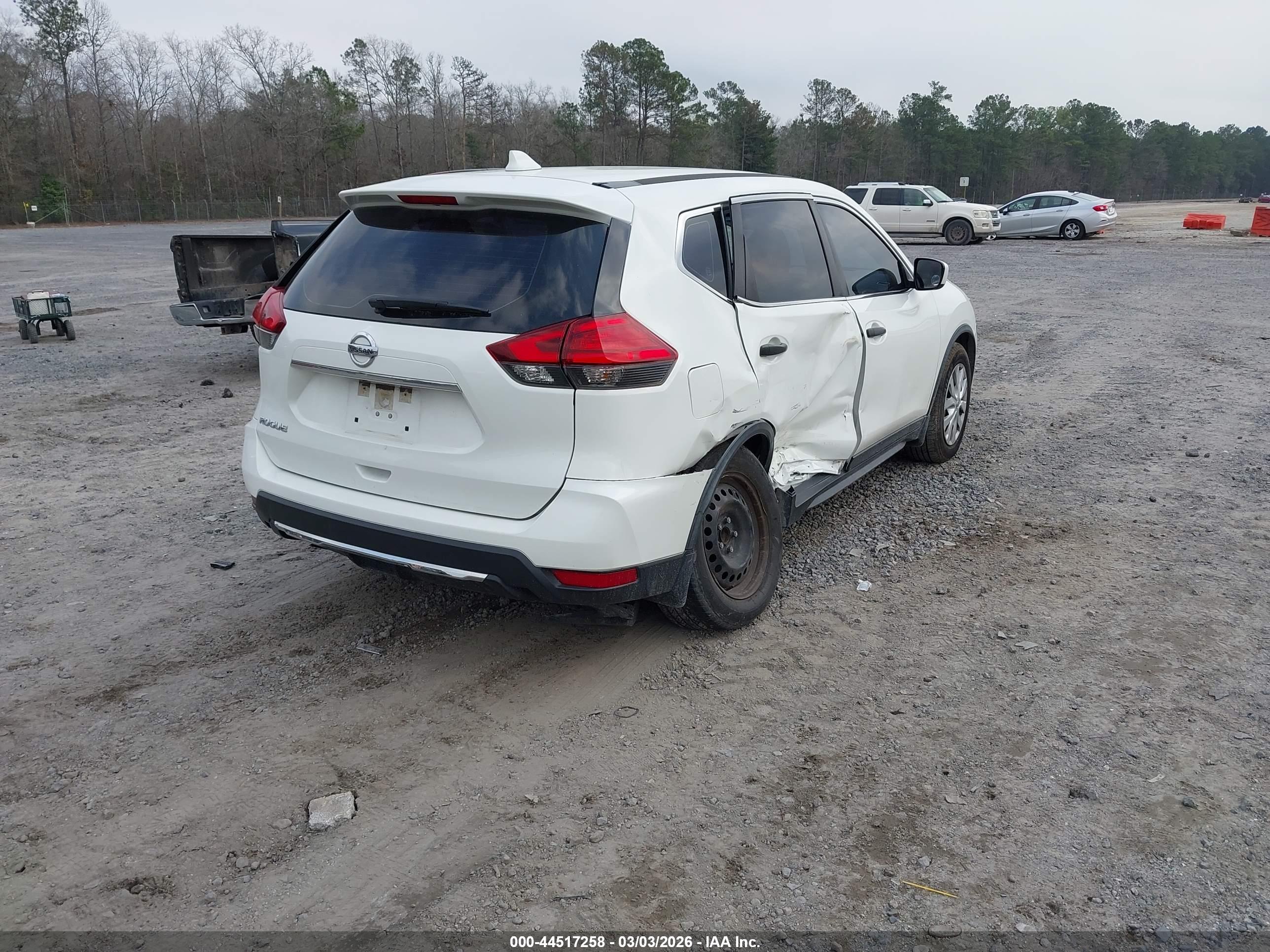 NISSAN ROGUE image 4