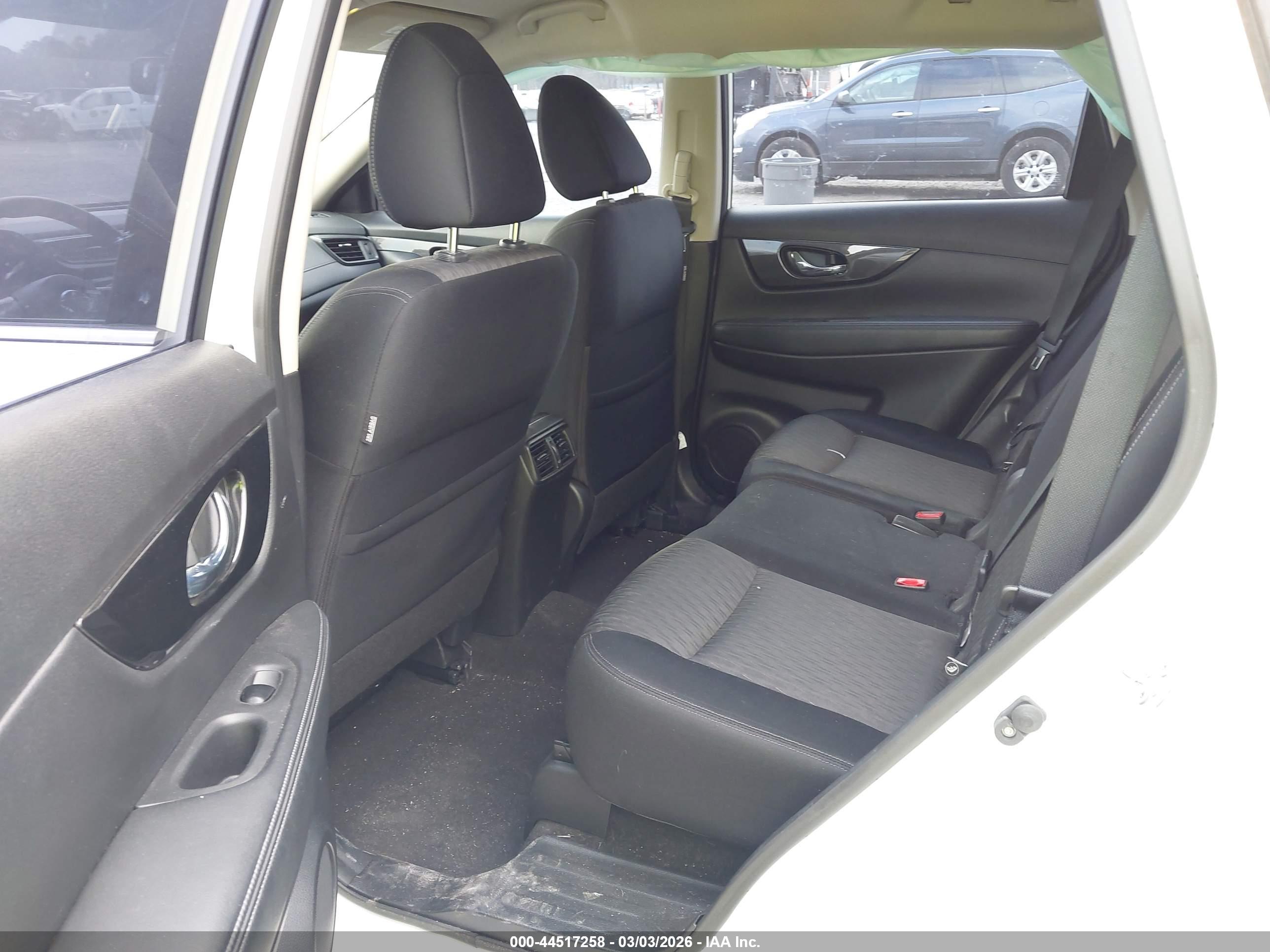 NISSAN ROGUE image 8