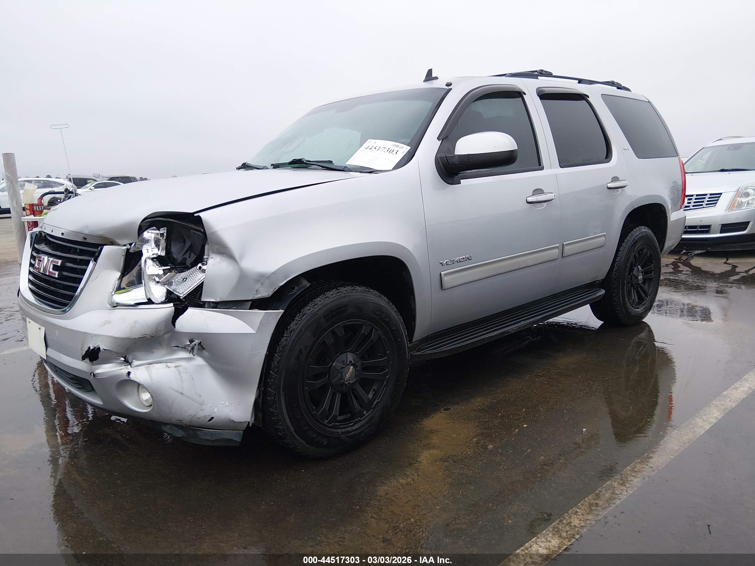 GMC YUKON image 2