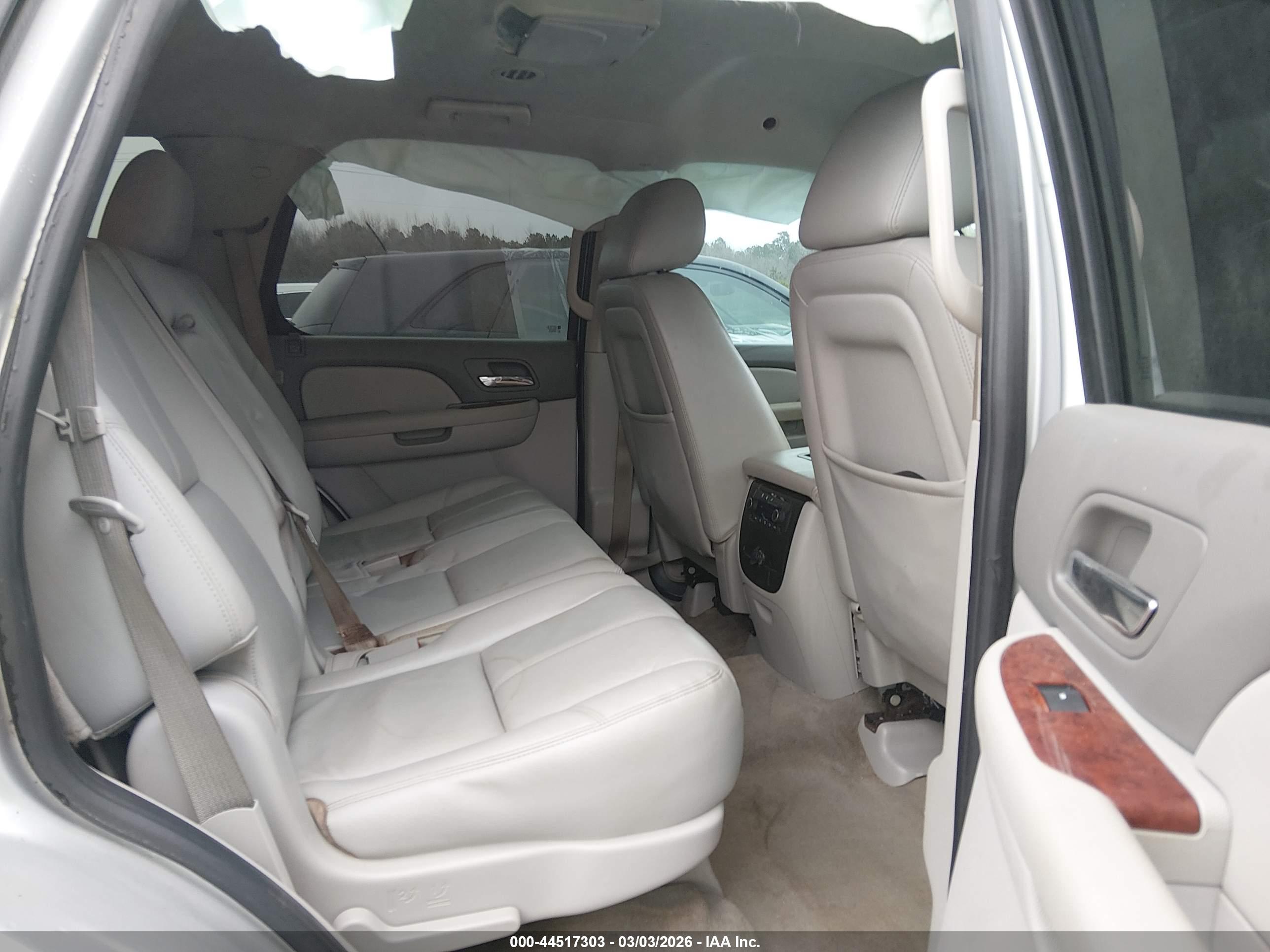 GMC YUKON image 8