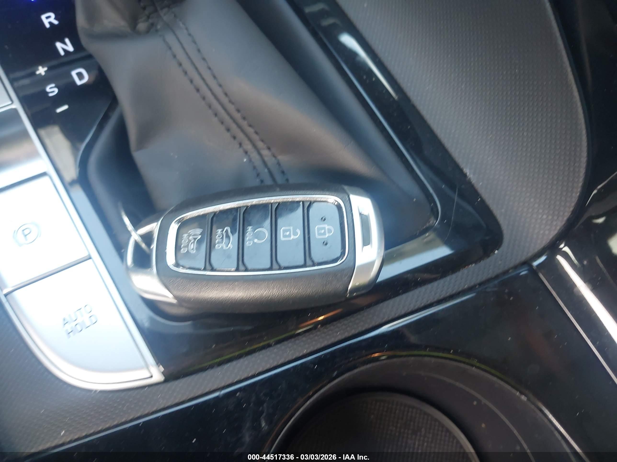 HYUNDAI ELANTRA image 11