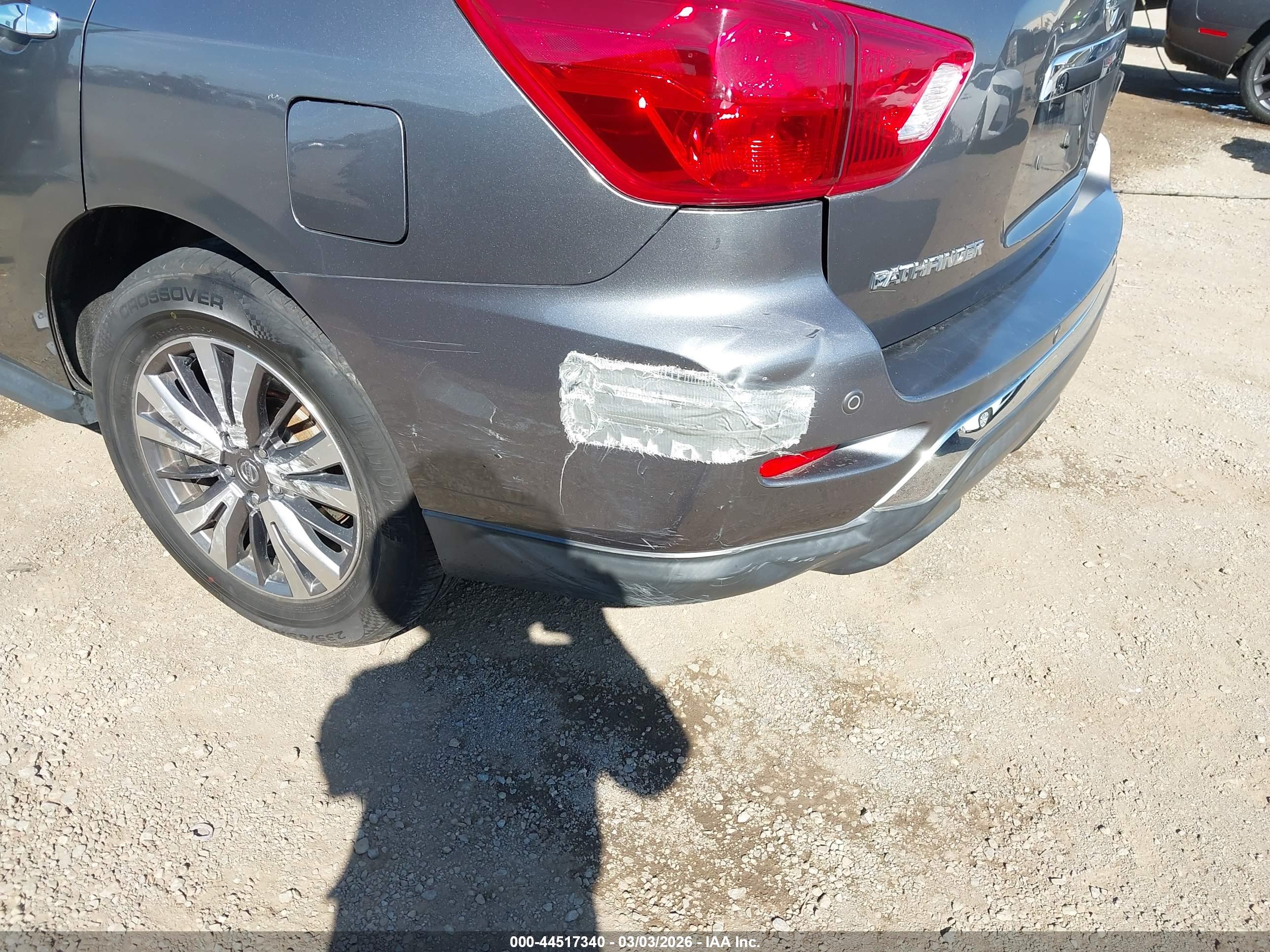 NISSAN PATHFINDER image 6