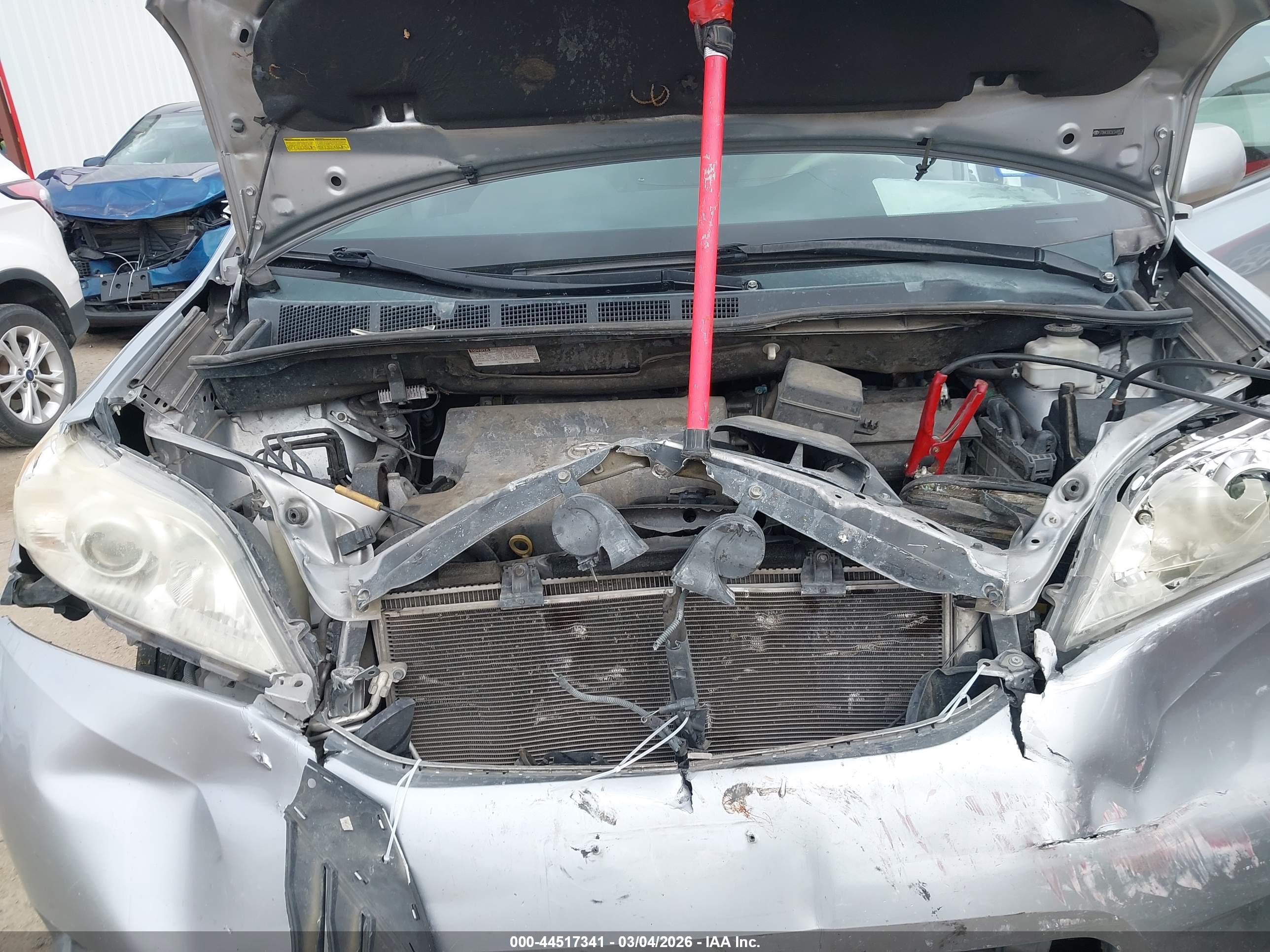 TOYOTA SIENNA image 10