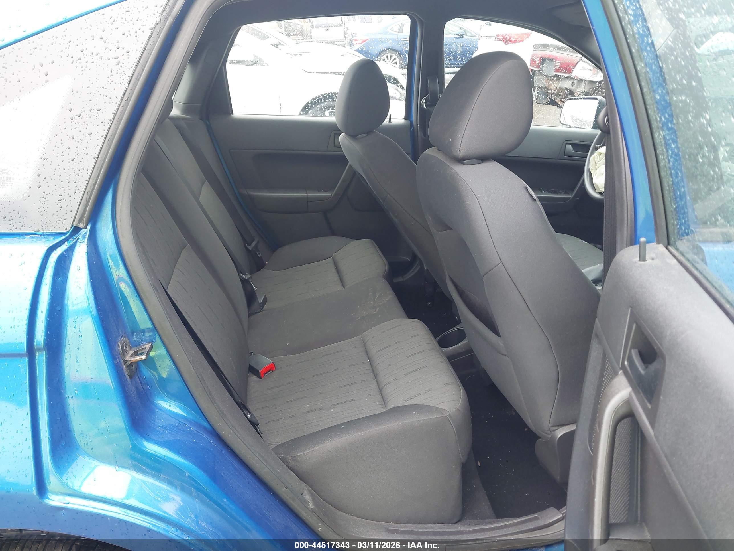 FORD FOCUS image 8