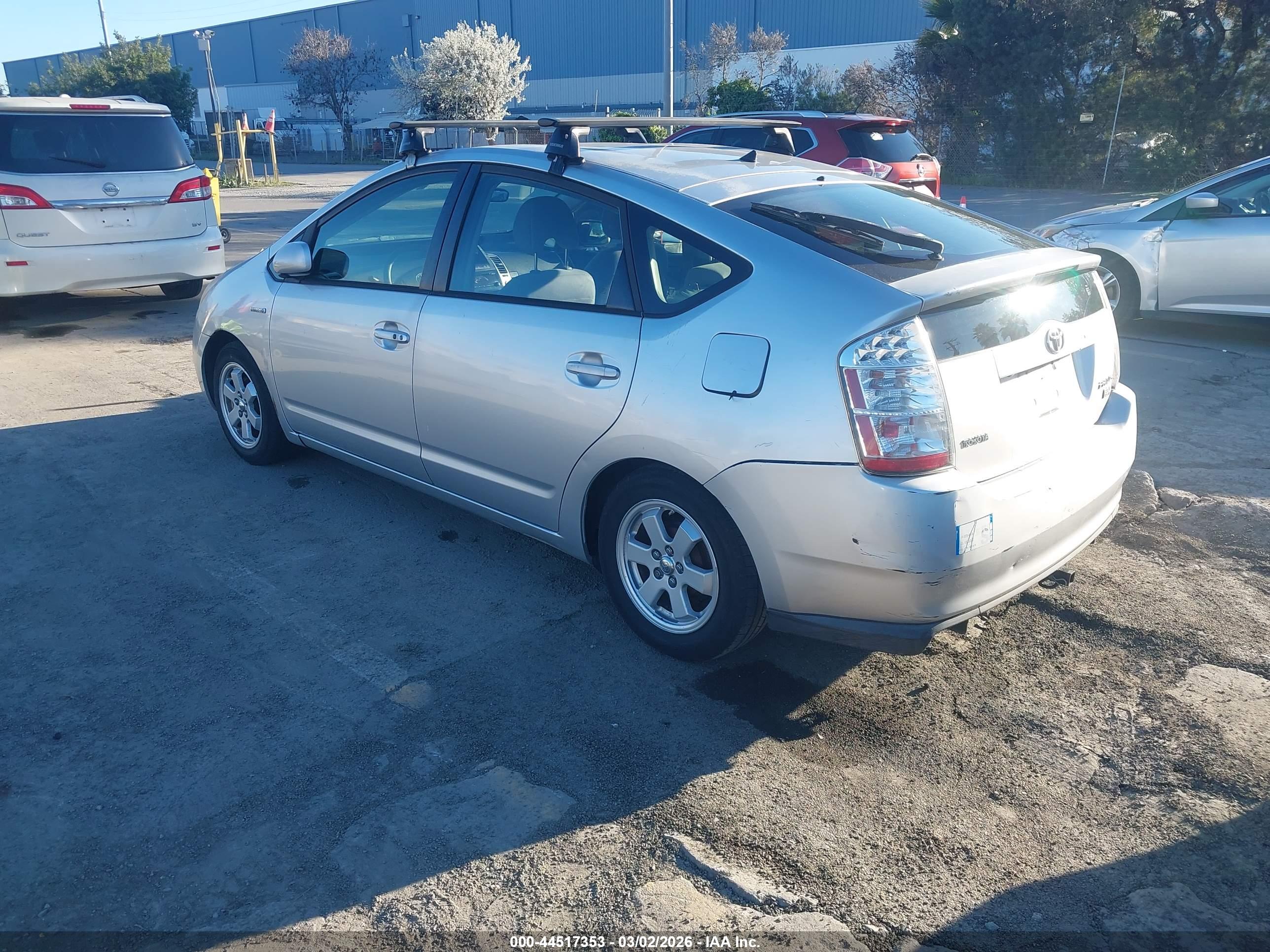 TOYOTA PRIUS image 3