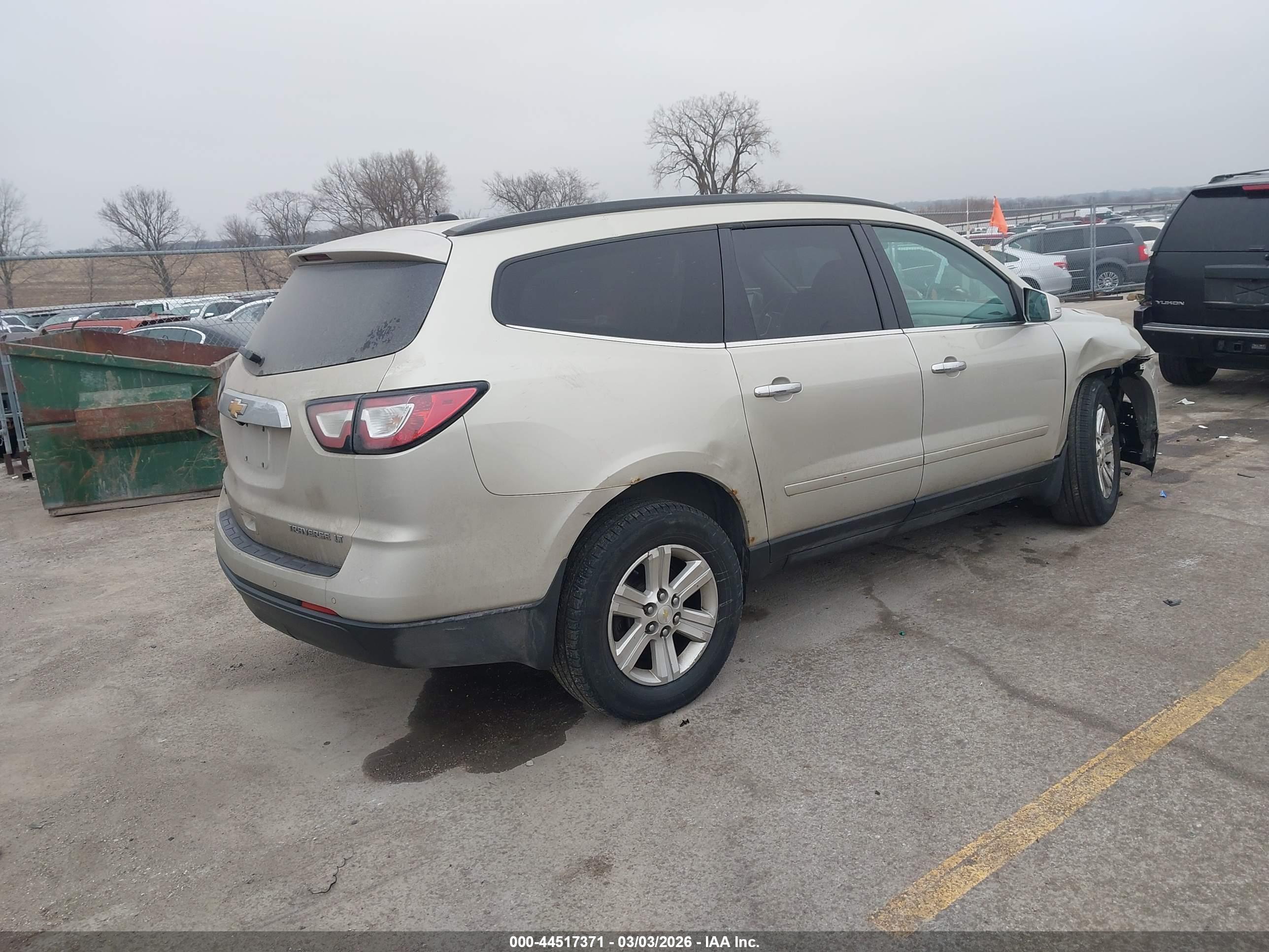 CHEVROLET TRAVERSE image 4