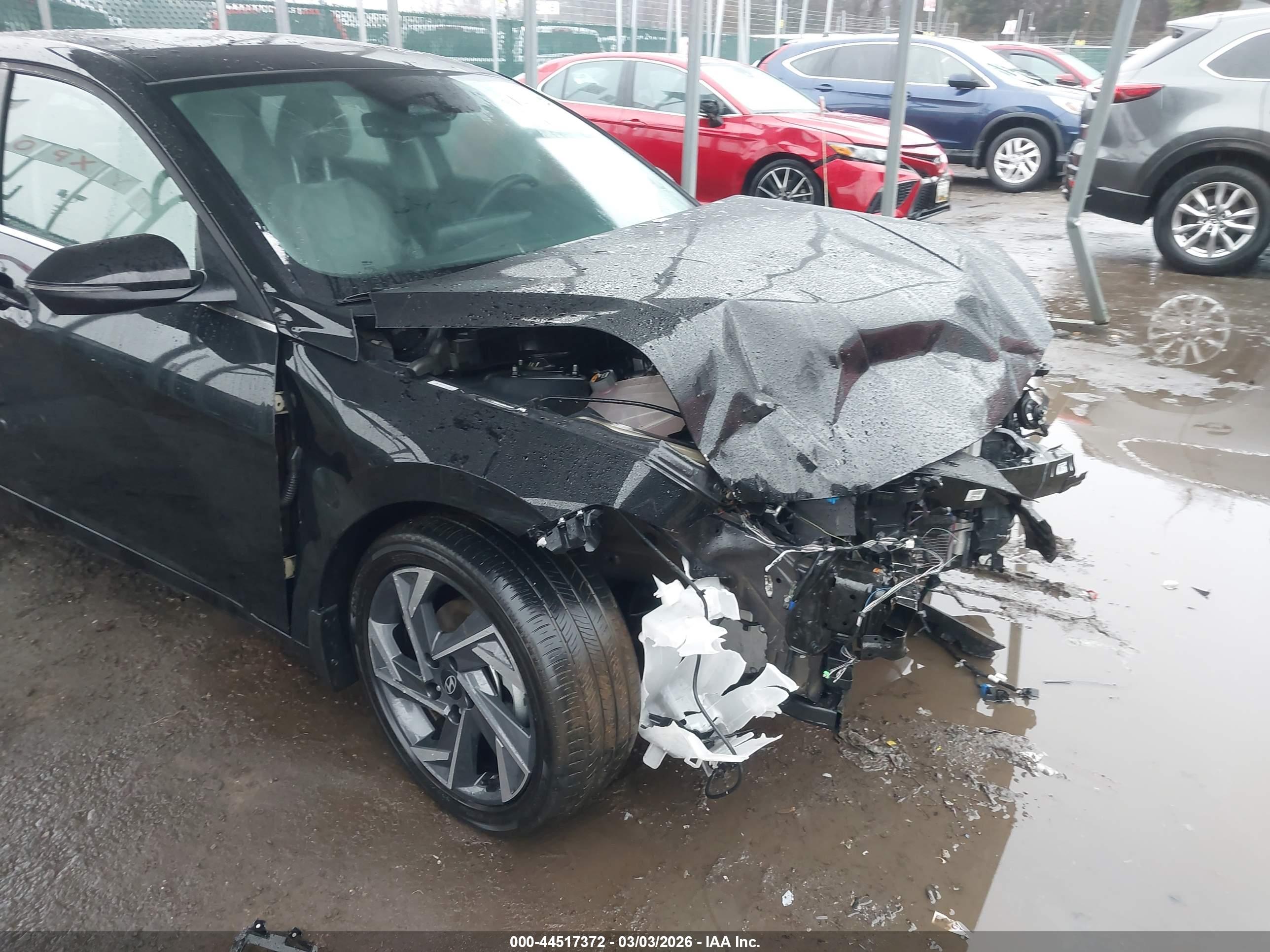 HYUNDAI ELANTRA image 6