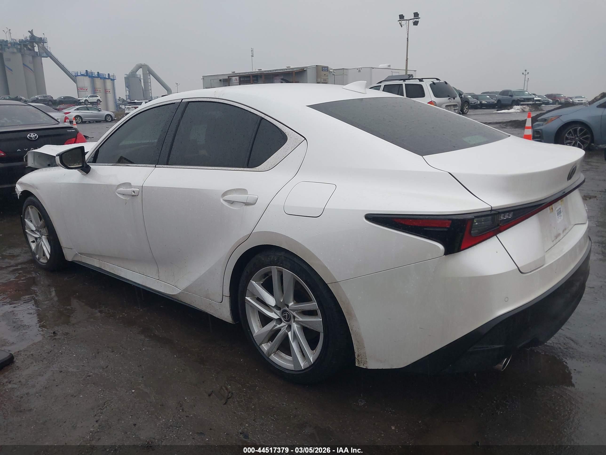 LEXUS IS image 3