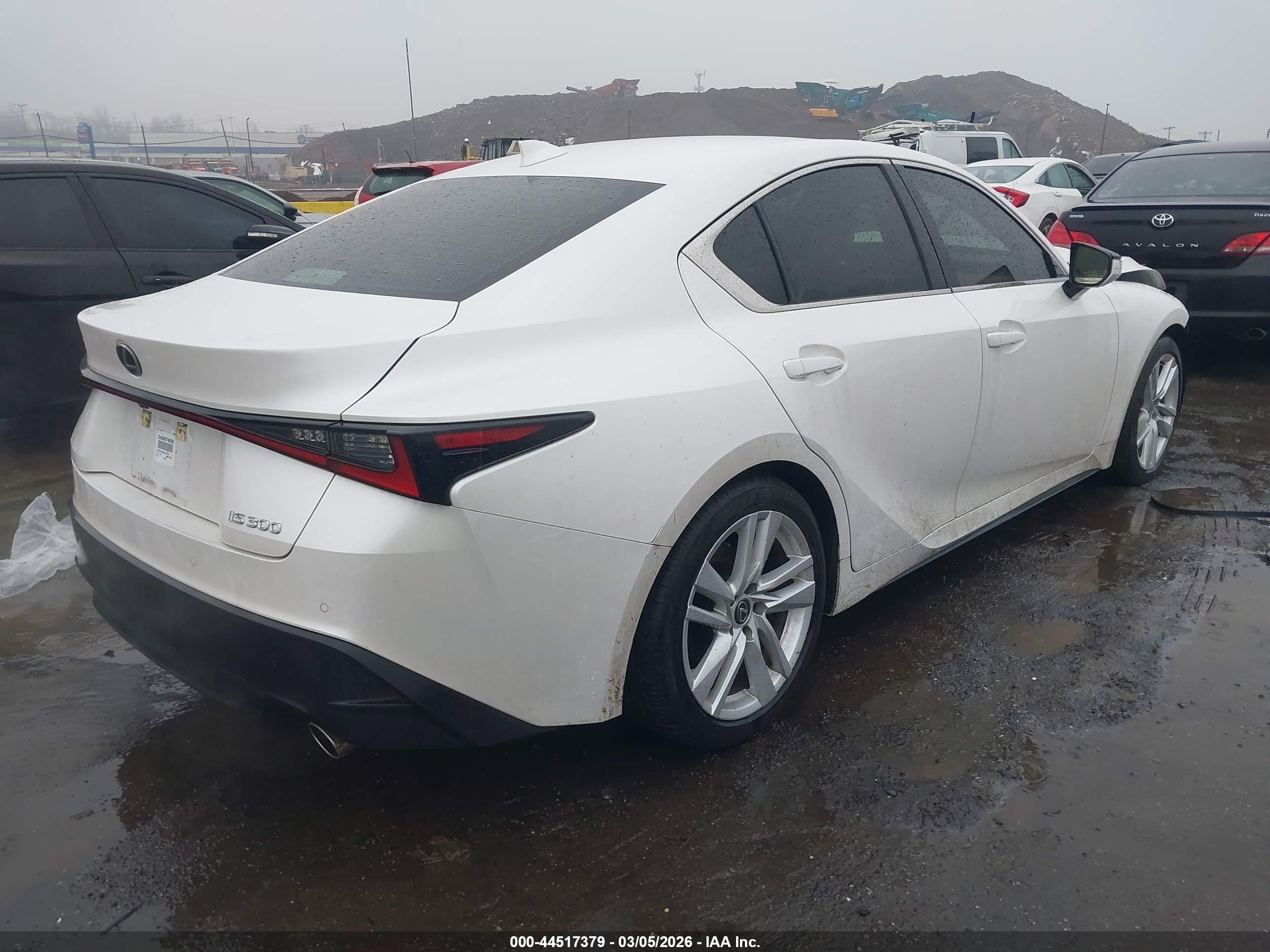 LEXUS IS image 4