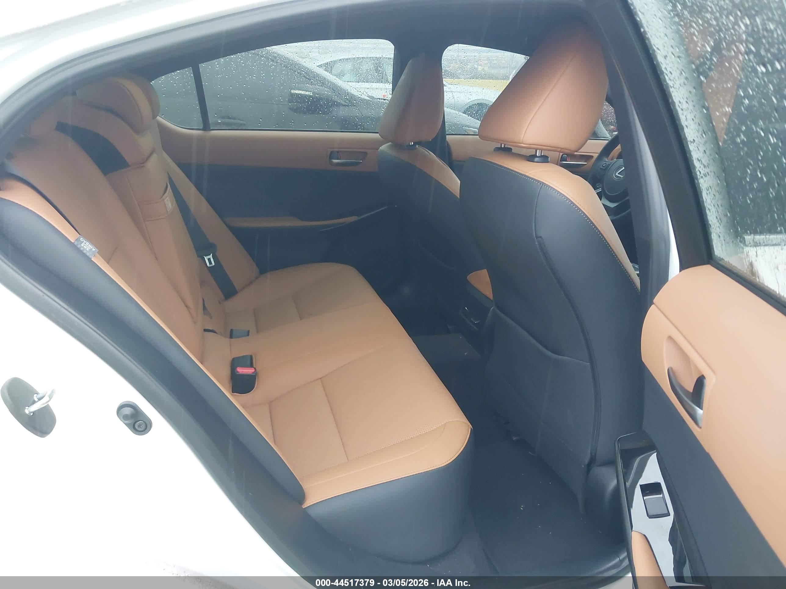 LEXUS IS image 8