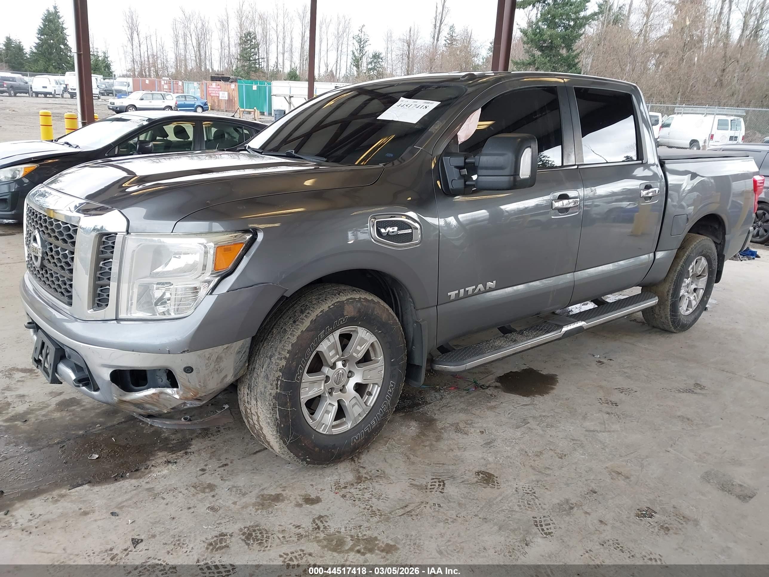 NISSAN TITAN image 2