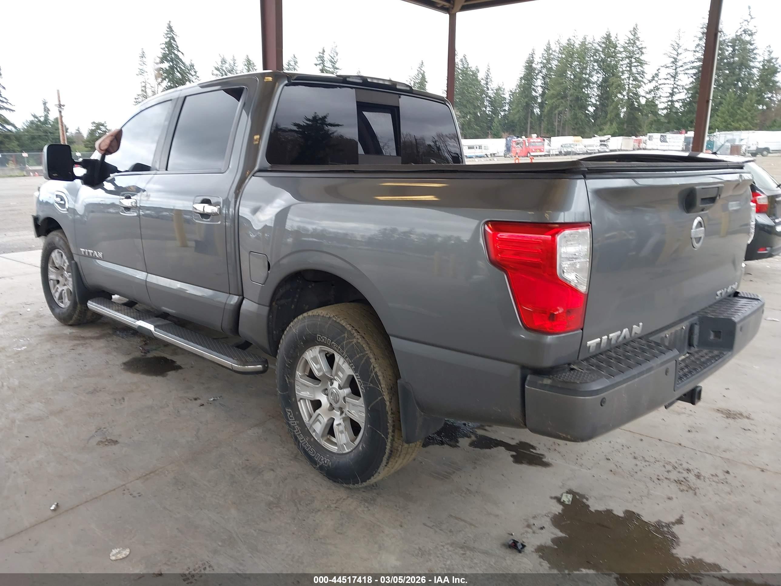 NISSAN TITAN image 3