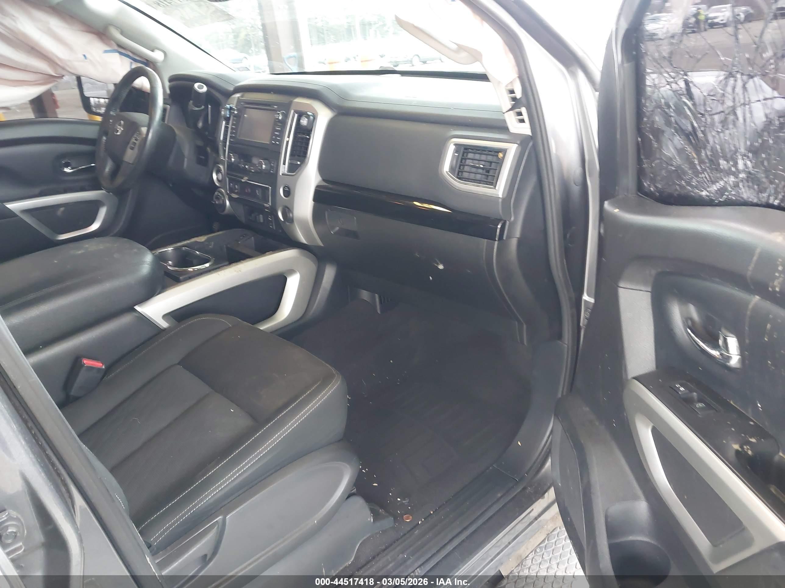 NISSAN TITAN image 5