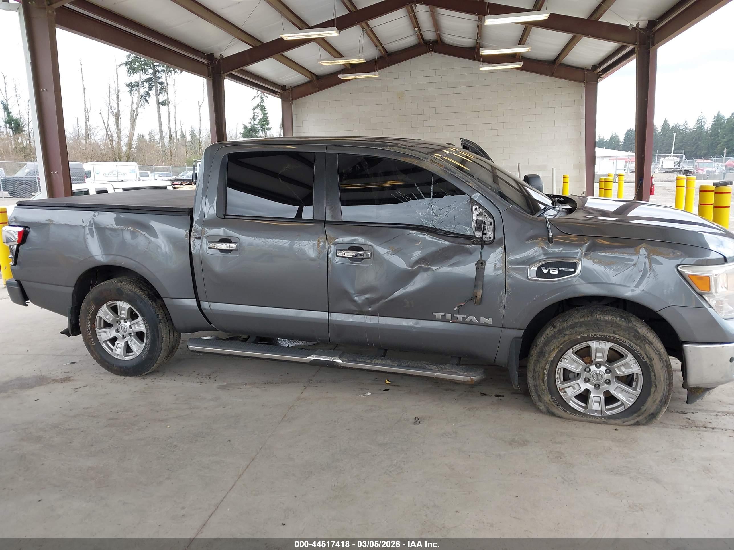 NISSAN TITAN image 6