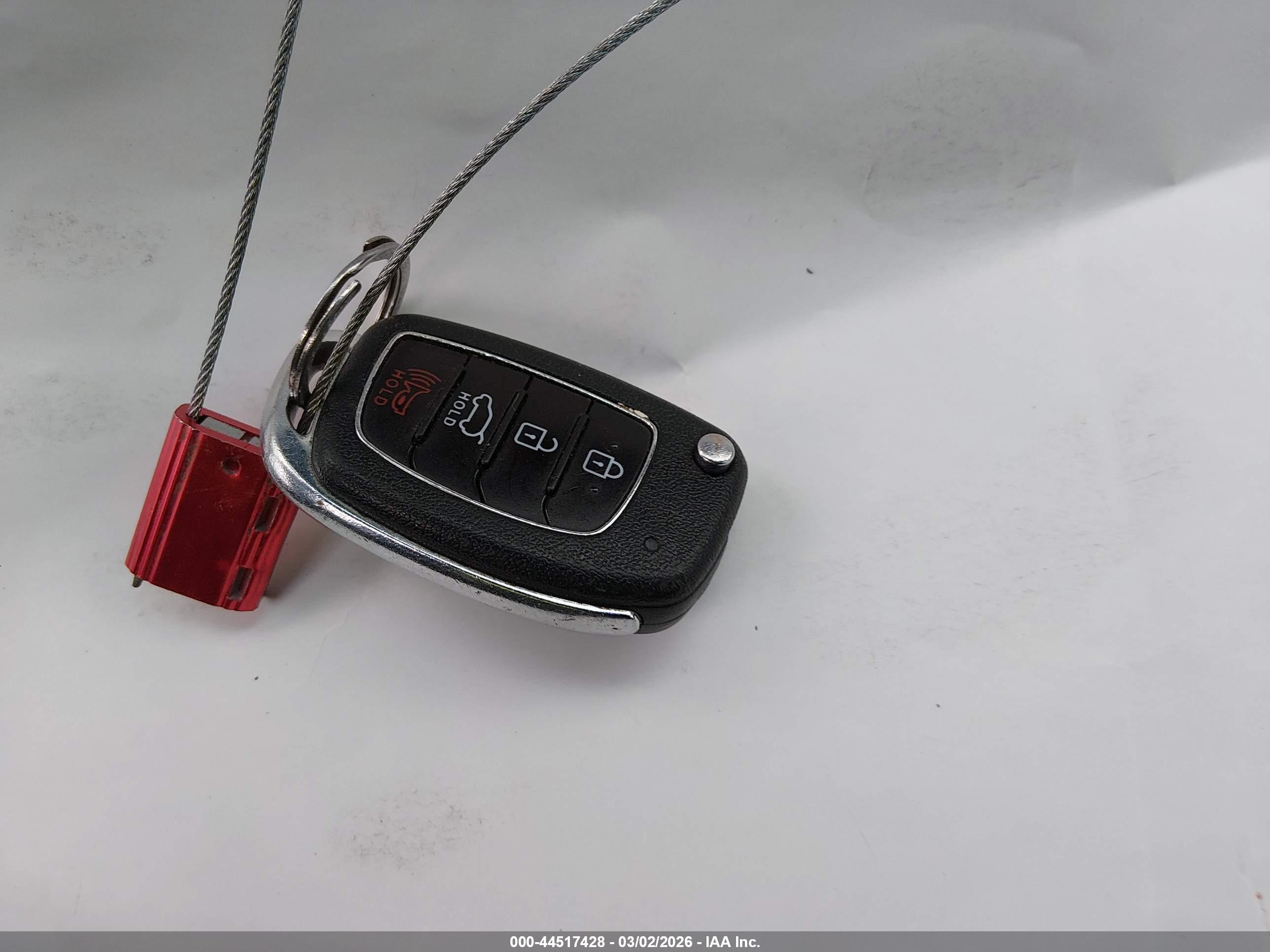 HYUNDAI SANTA image 11