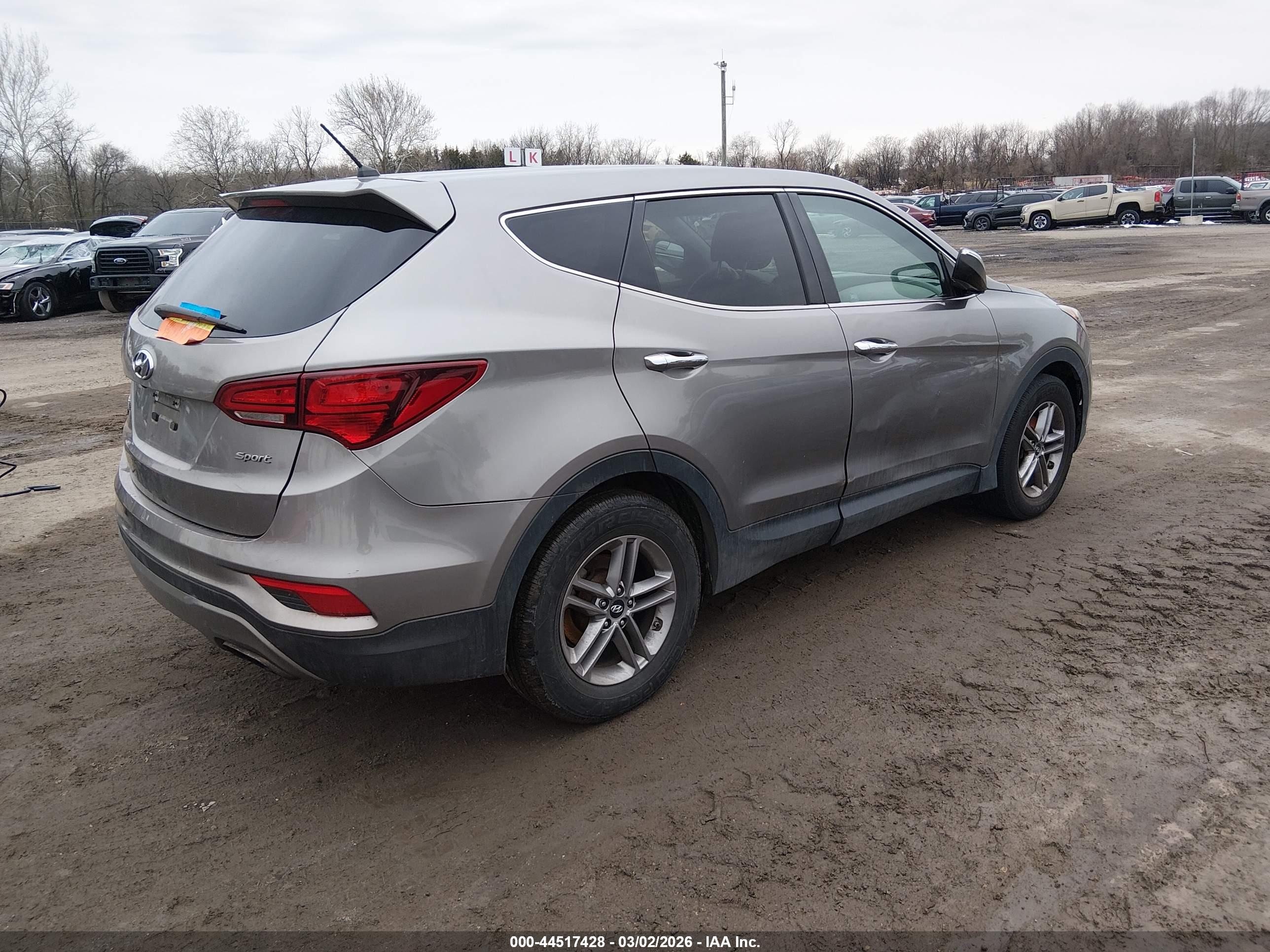 HYUNDAI SANTA image 4