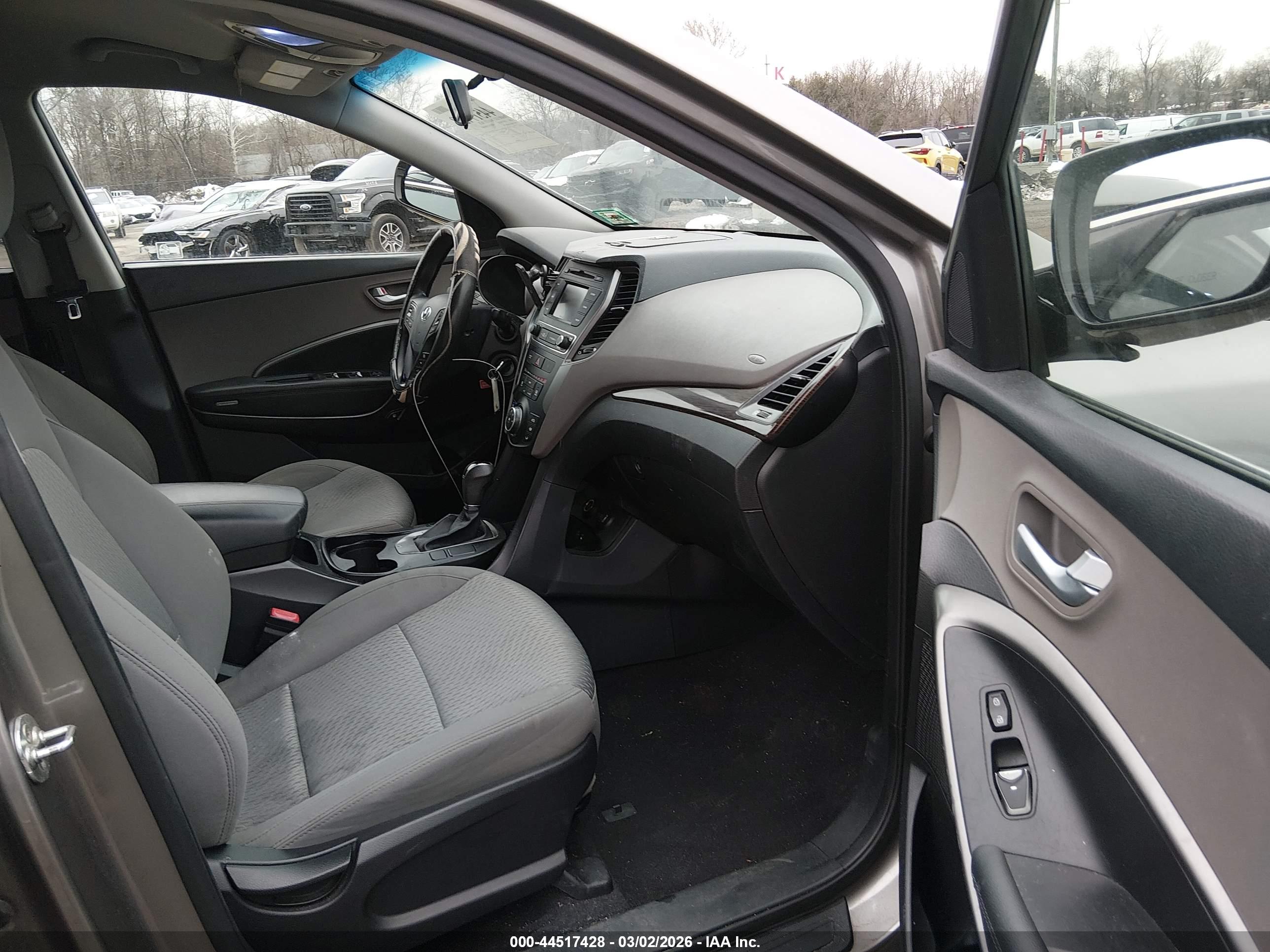 HYUNDAI SANTA image 5