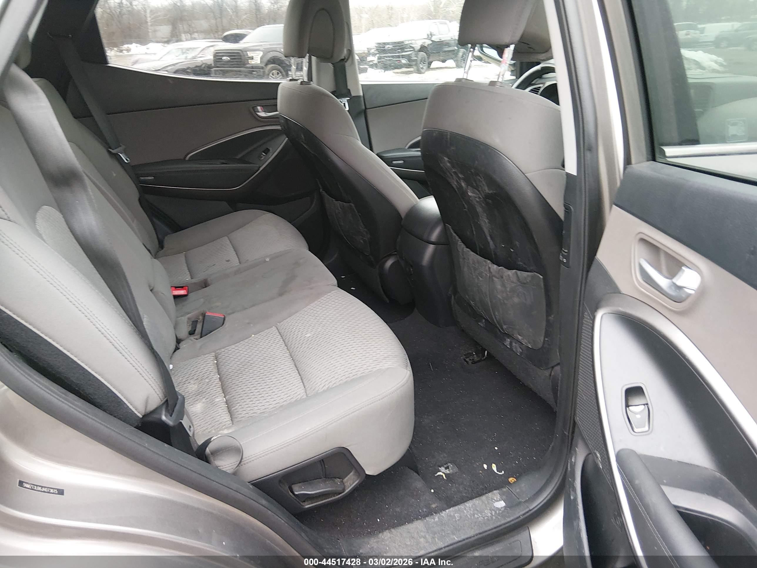 HYUNDAI SANTA image 8