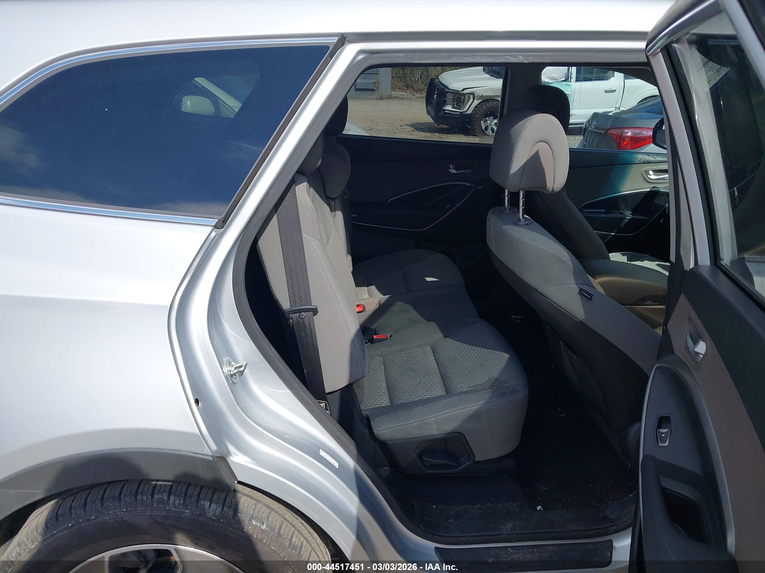 HYUNDAI SANTA image 8