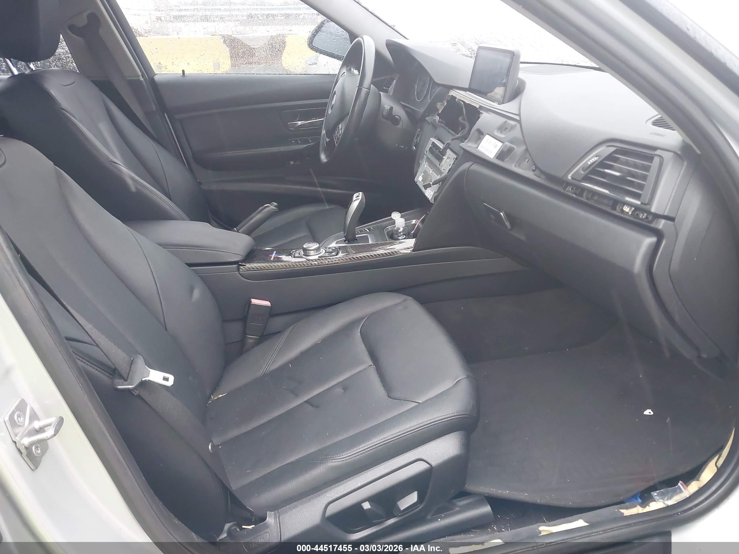 BMW 320I image 5