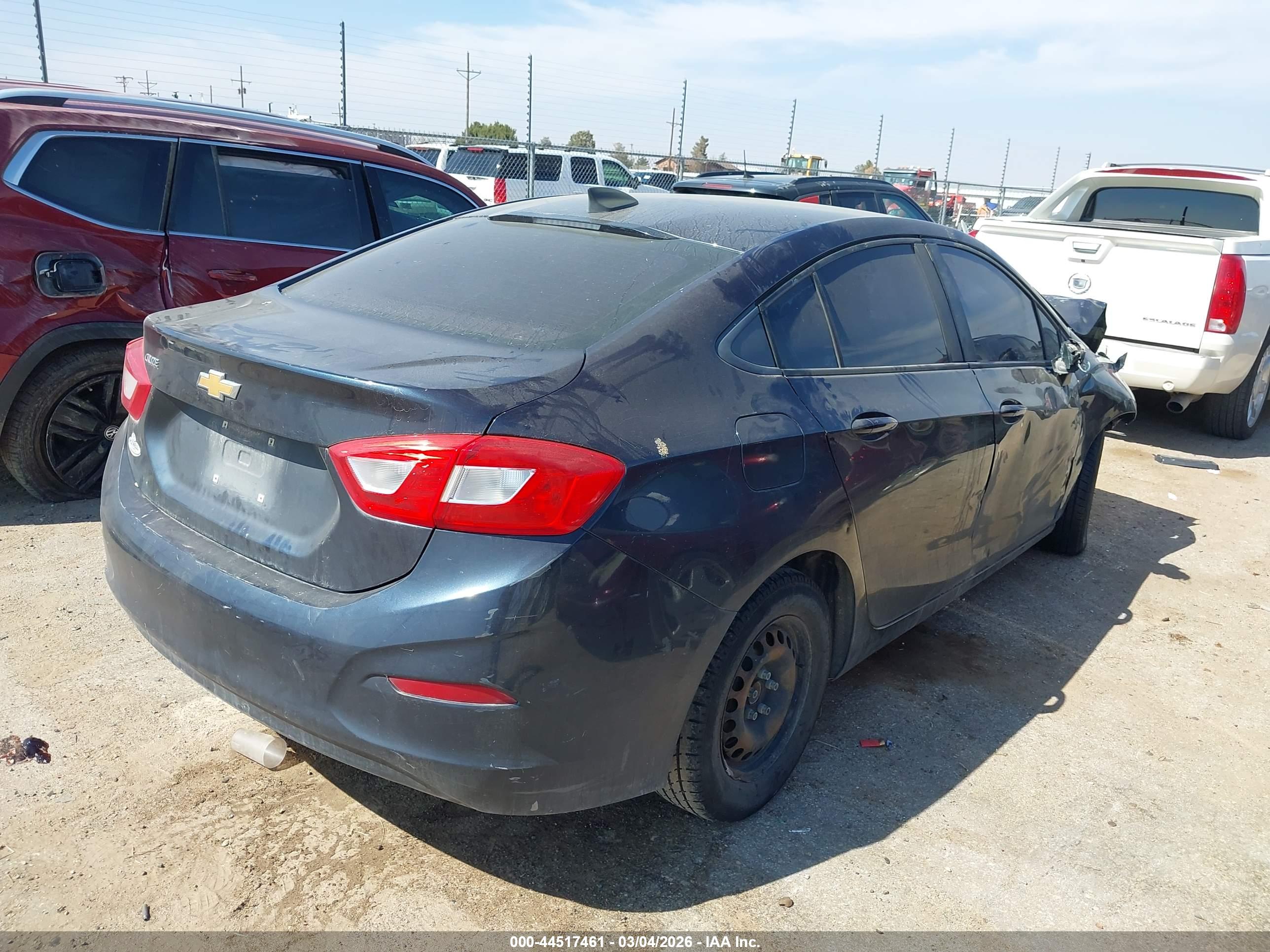 CHEVROLET CRUZE image 4