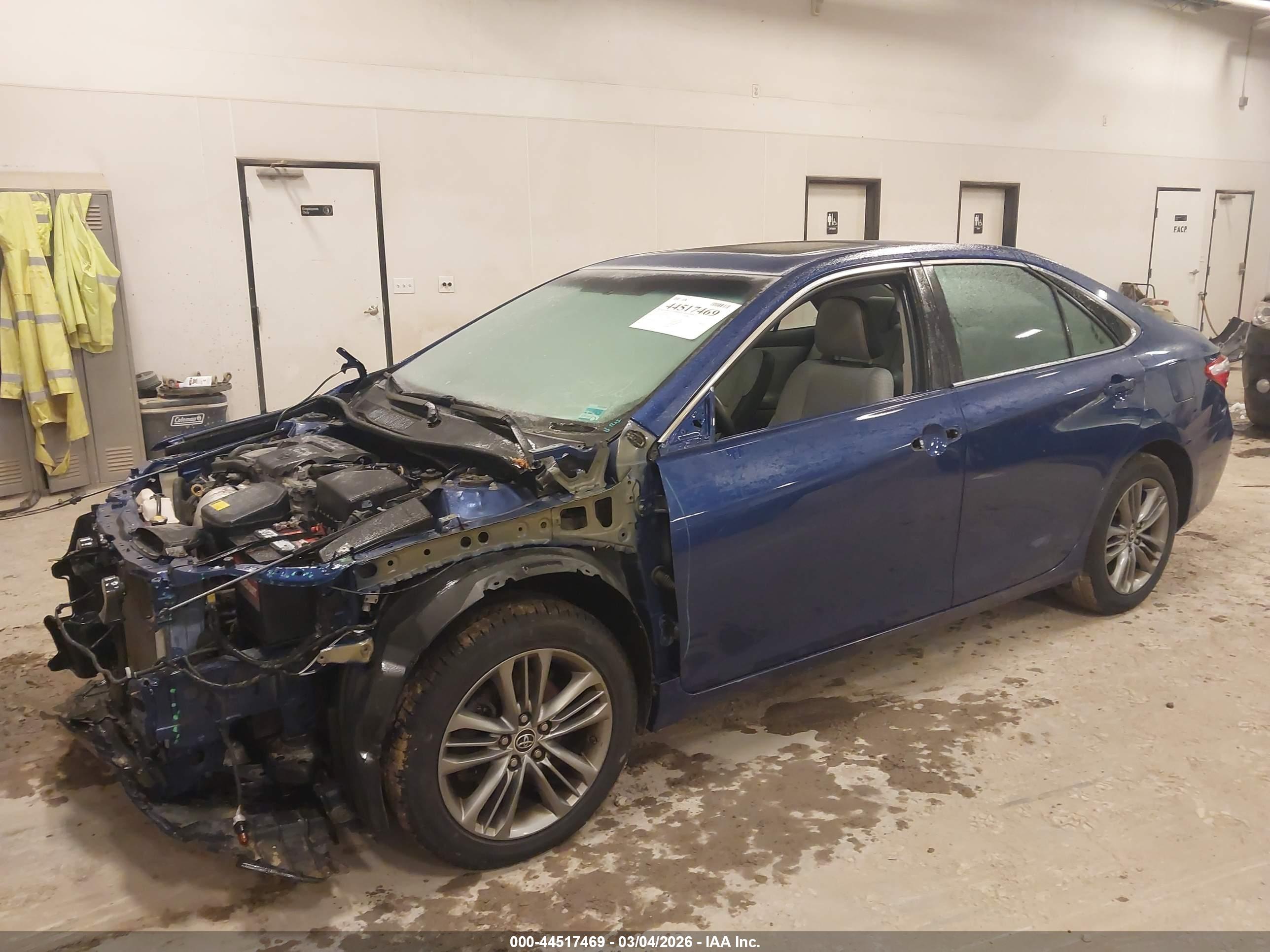 TOYOTA CAMRY image 2