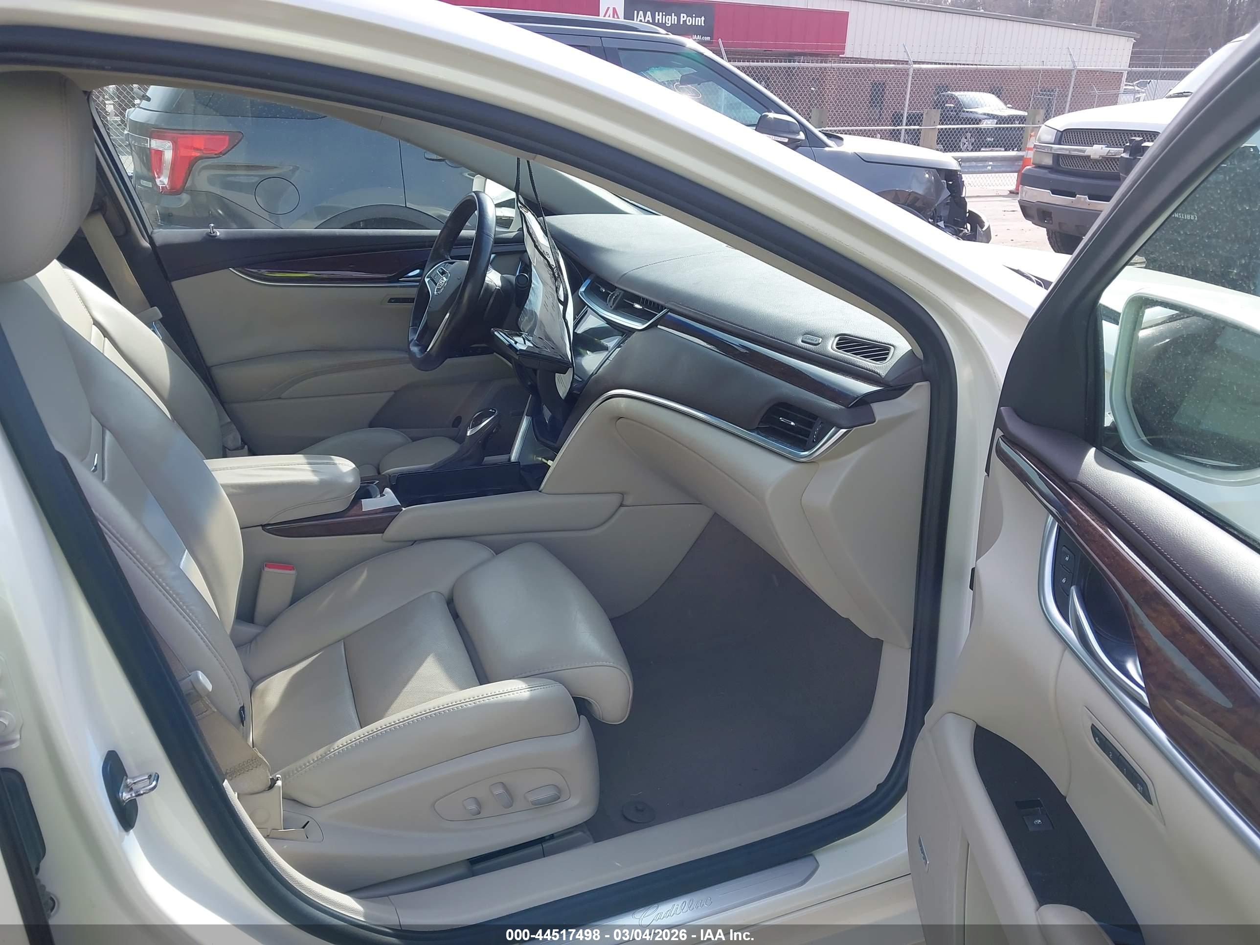 CADILLAC XTS image 5