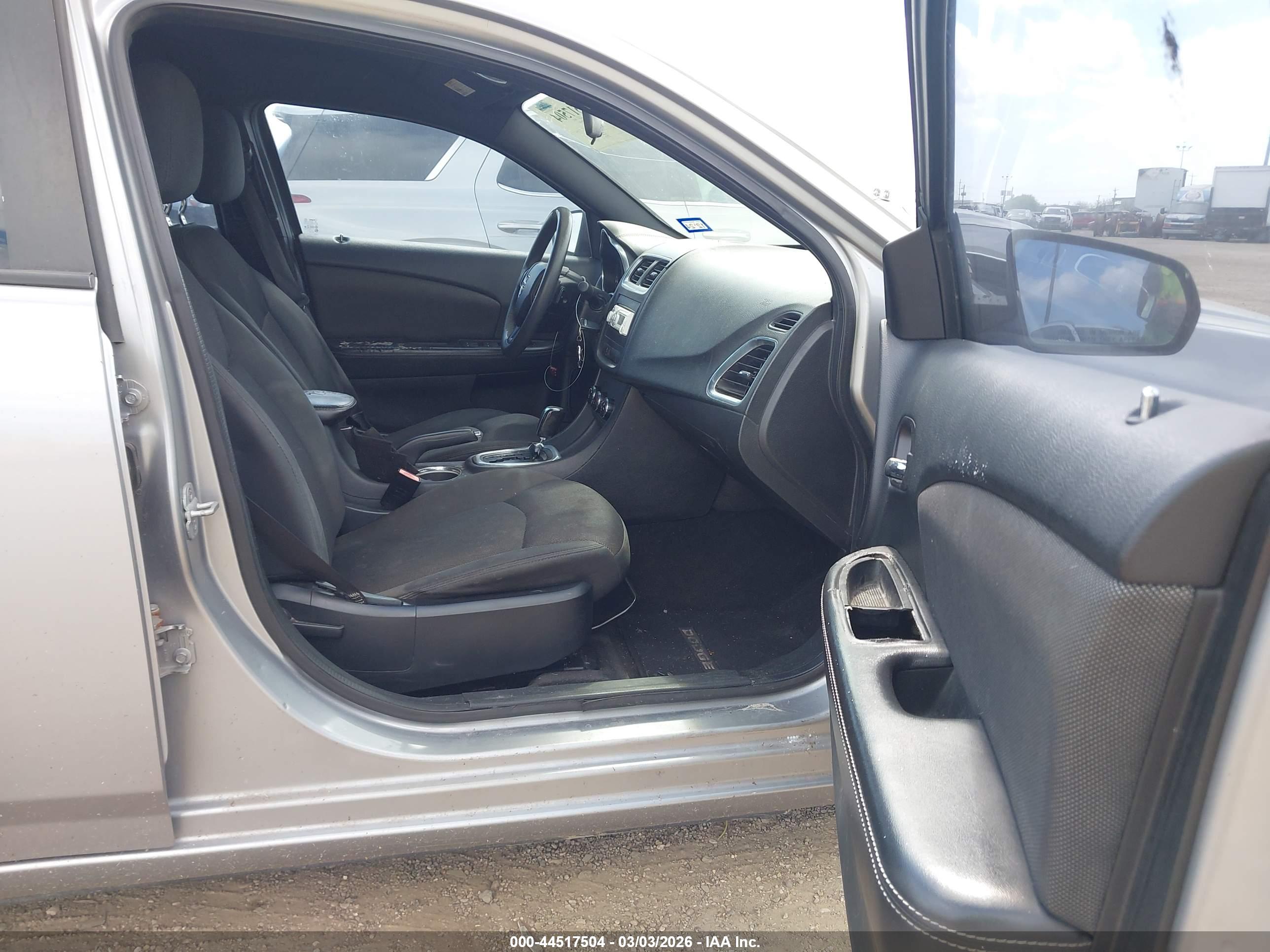 DODGE AVENGER image 5