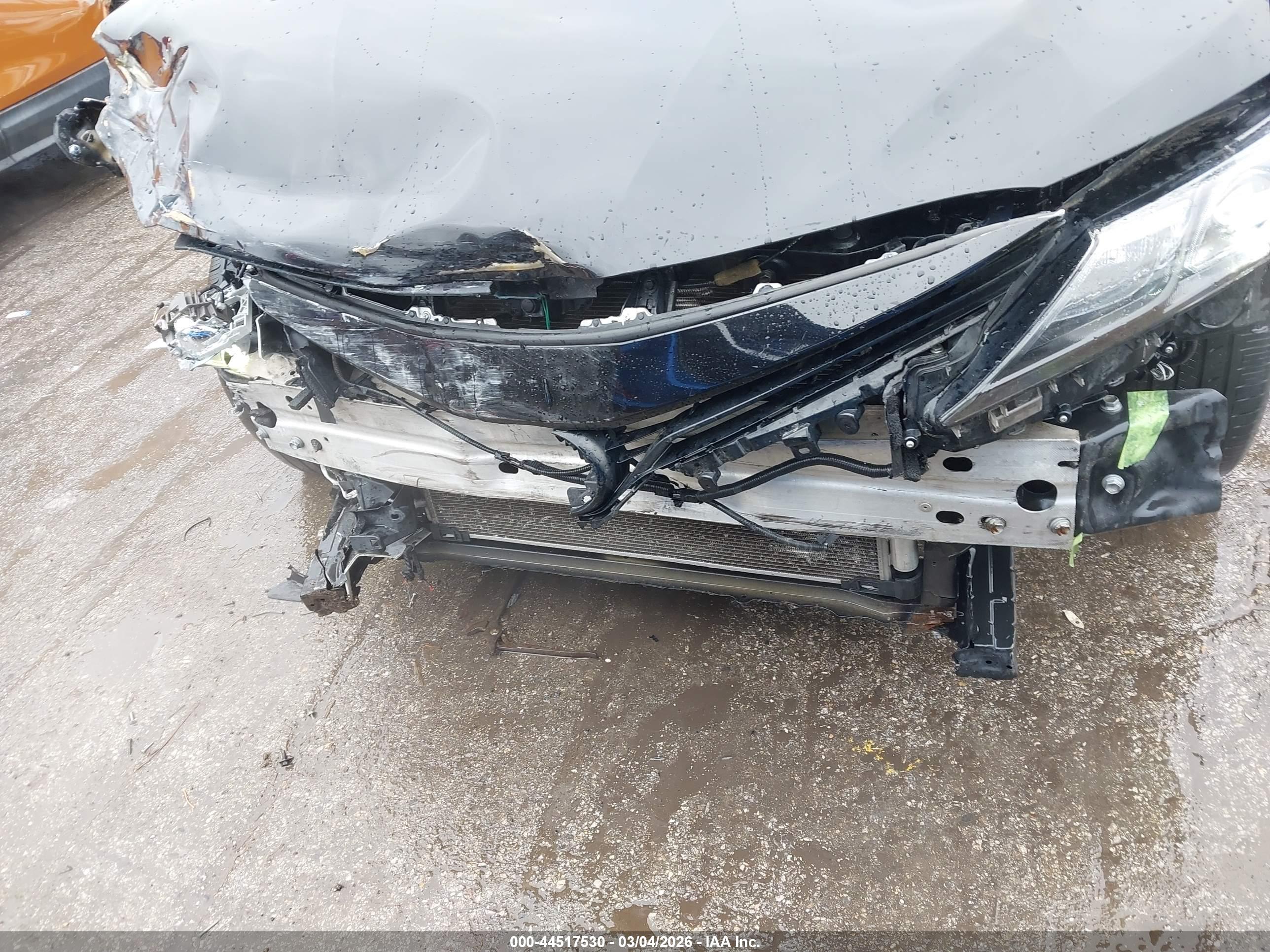 TOYOTA CAMRY image 6
