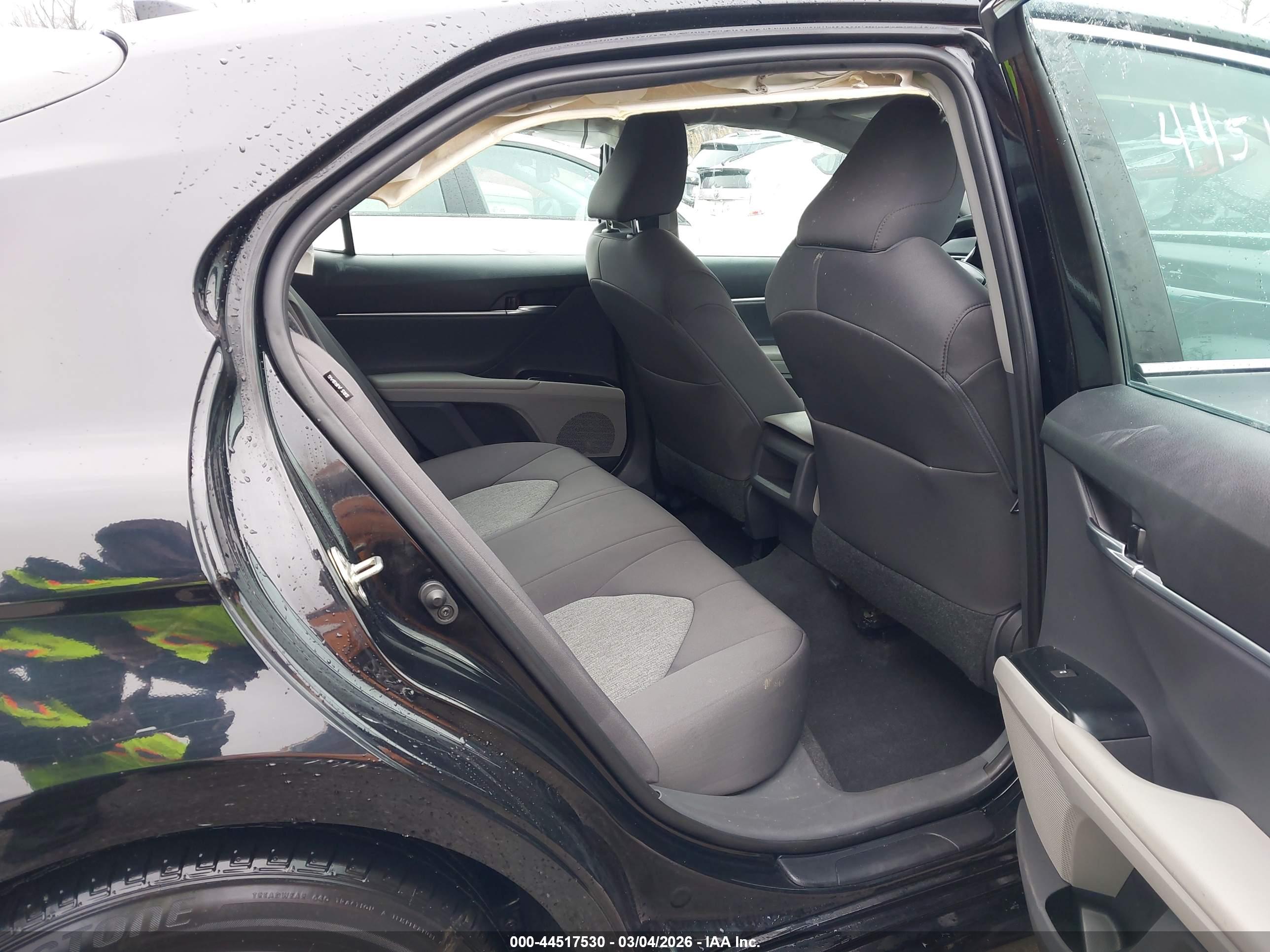 TOYOTA CAMRY image 8