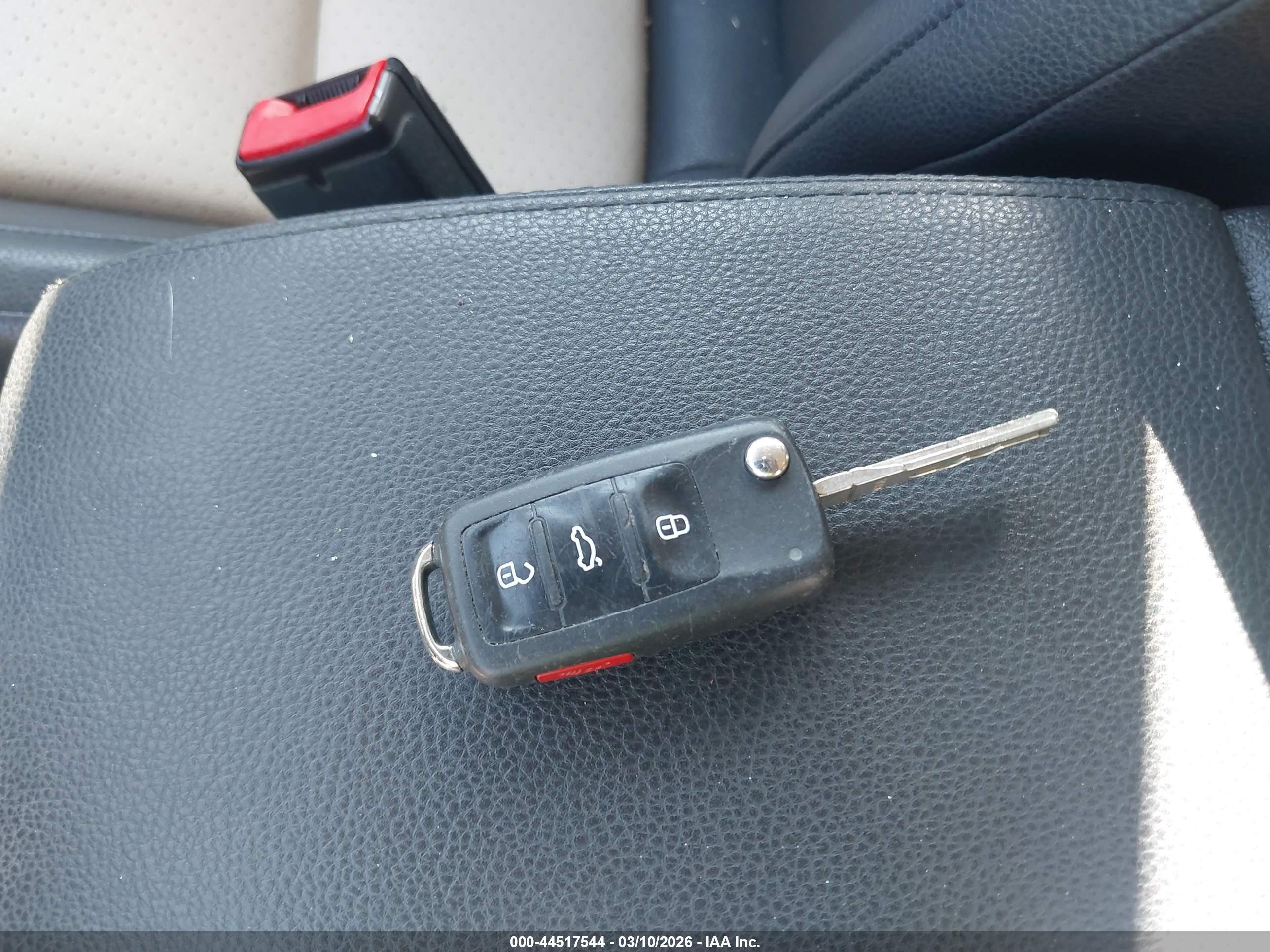 VOLKSWAGEN TIGUAN image 11