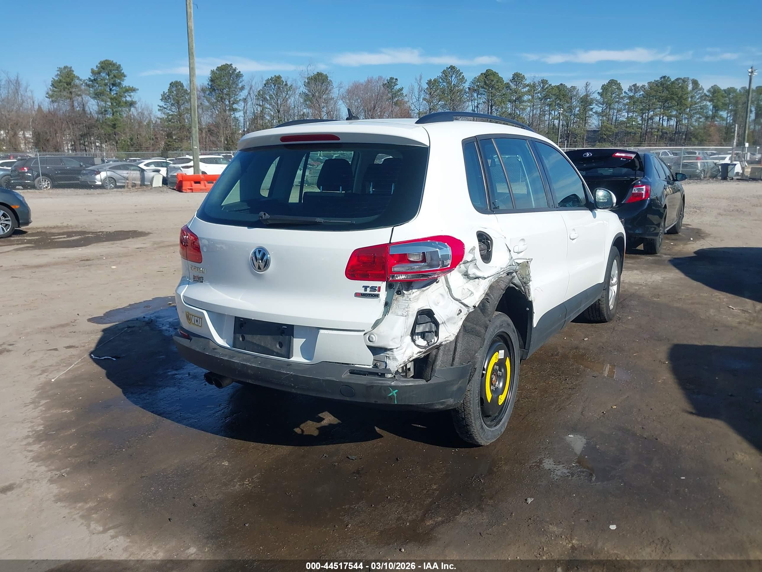 VOLKSWAGEN TIGUAN image 4