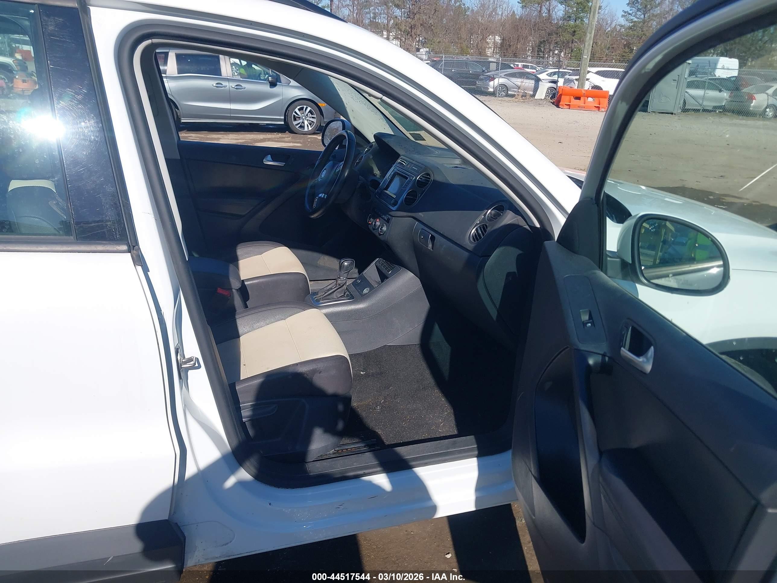 VOLKSWAGEN TIGUAN image 5