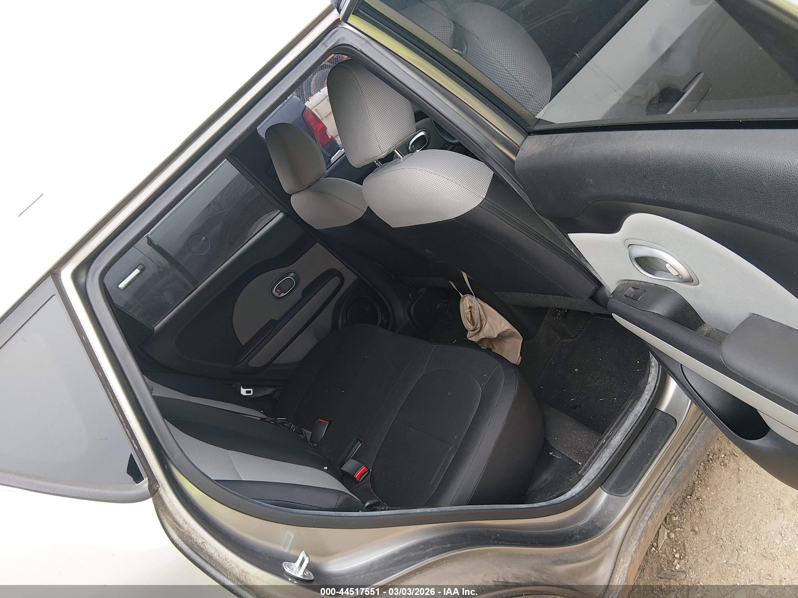 KIA SOUL image 8
