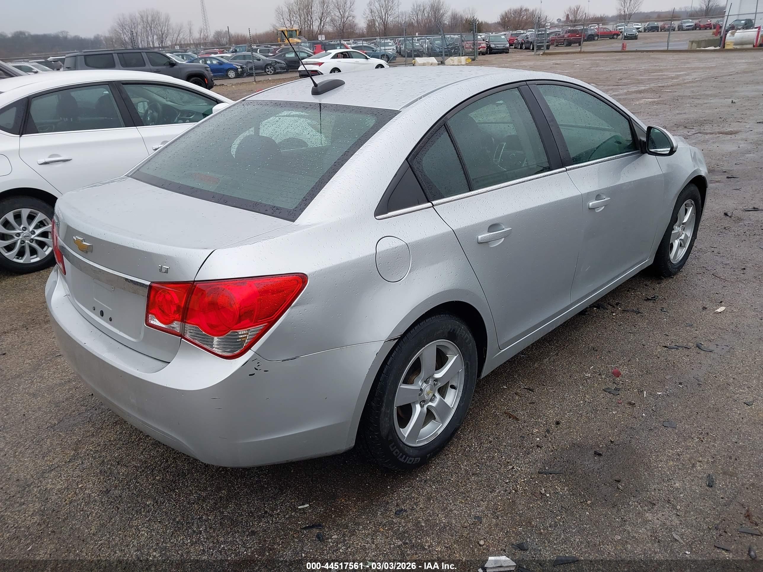 CHEVROLET CRUZE image 4