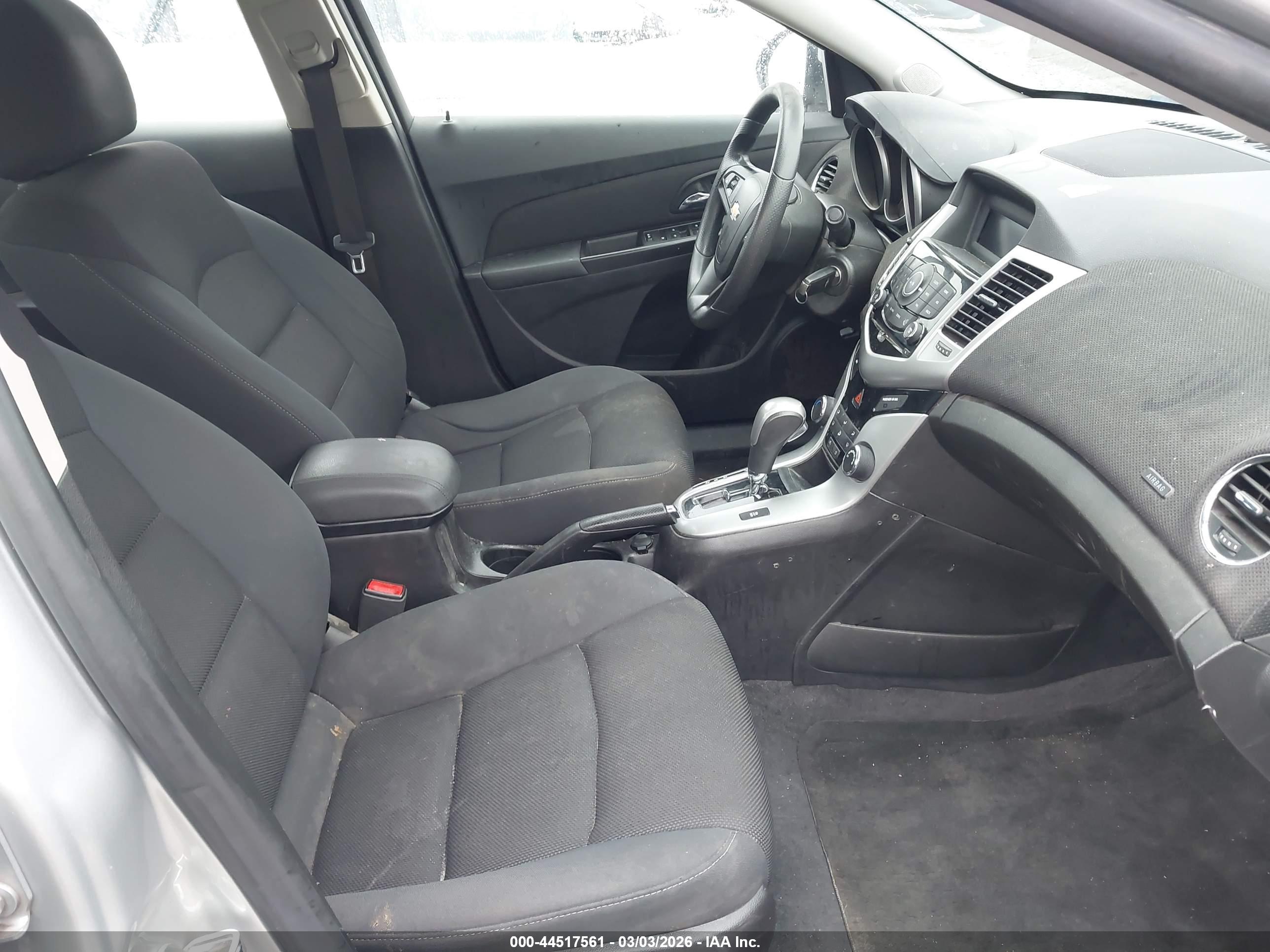 CHEVROLET CRUZE image 5
