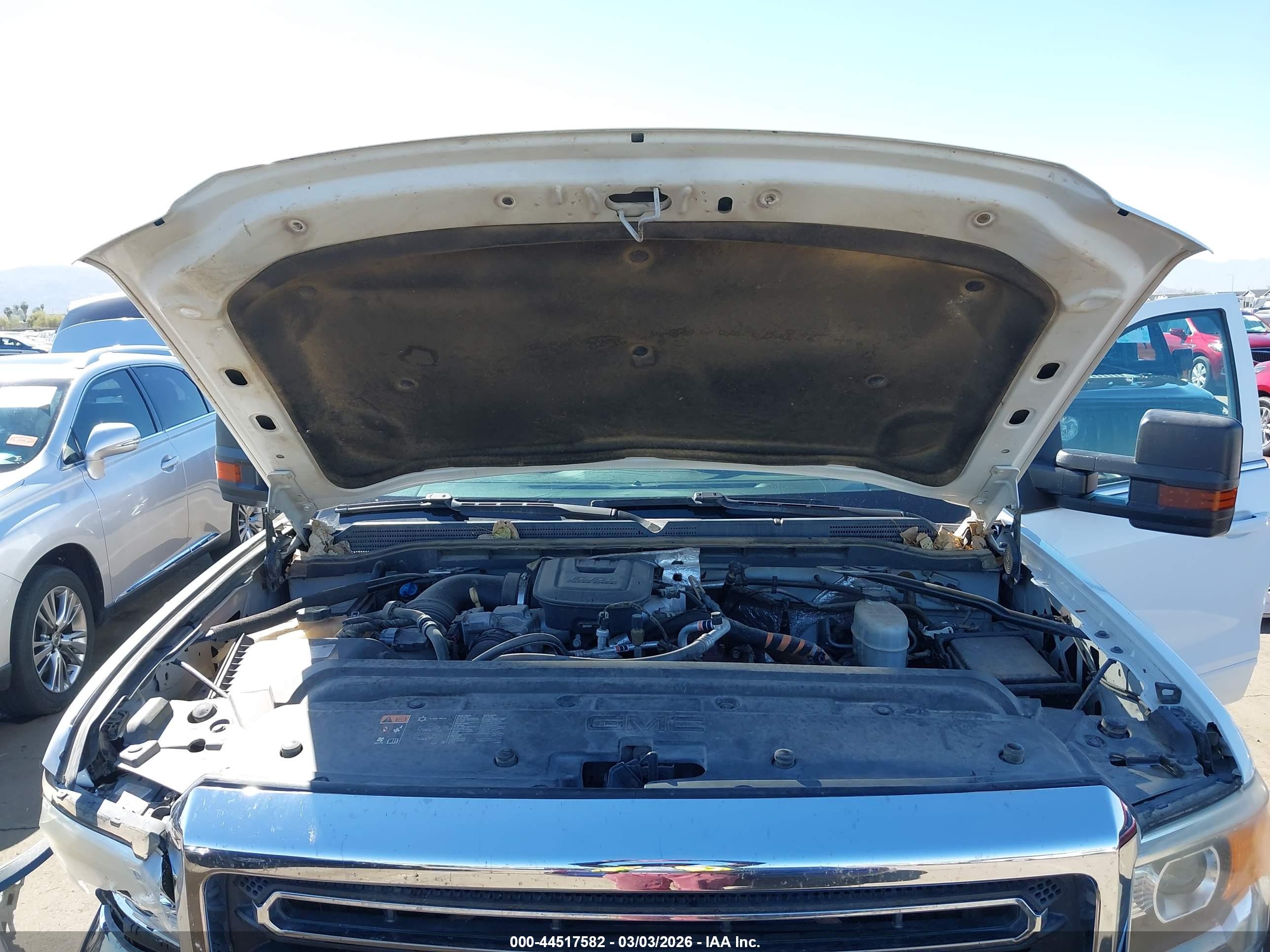 GMC SIERRA image 10
