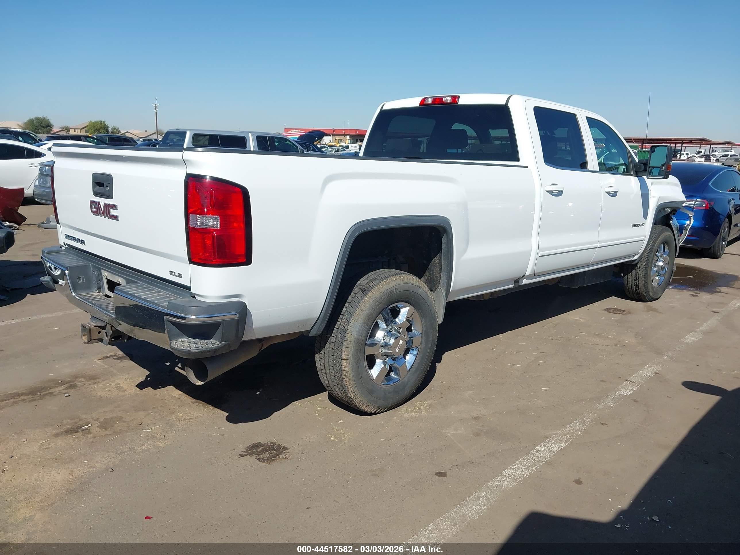 GMC SIERRA image 4