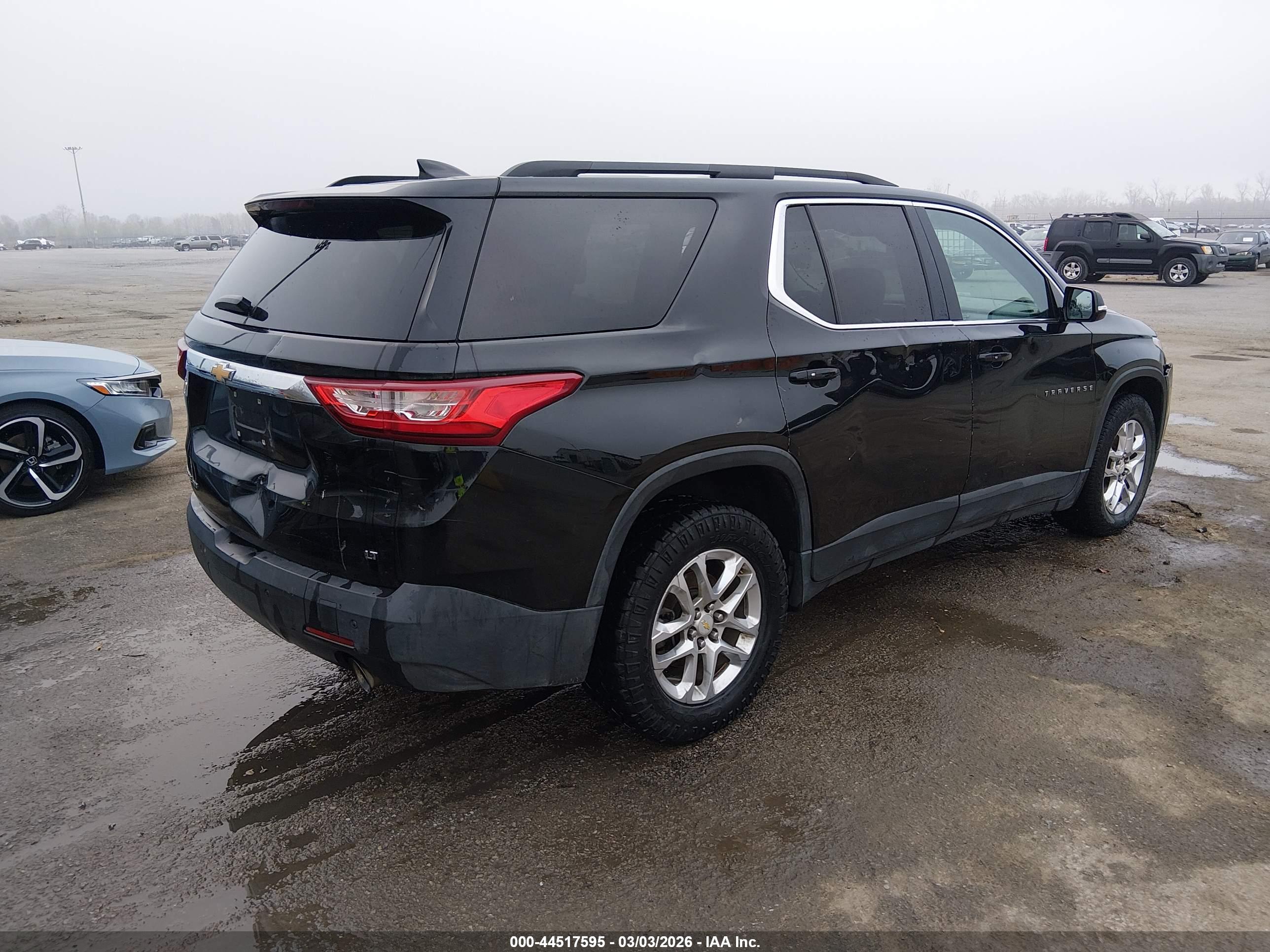 CHEVROLET TRAVERSE image 4