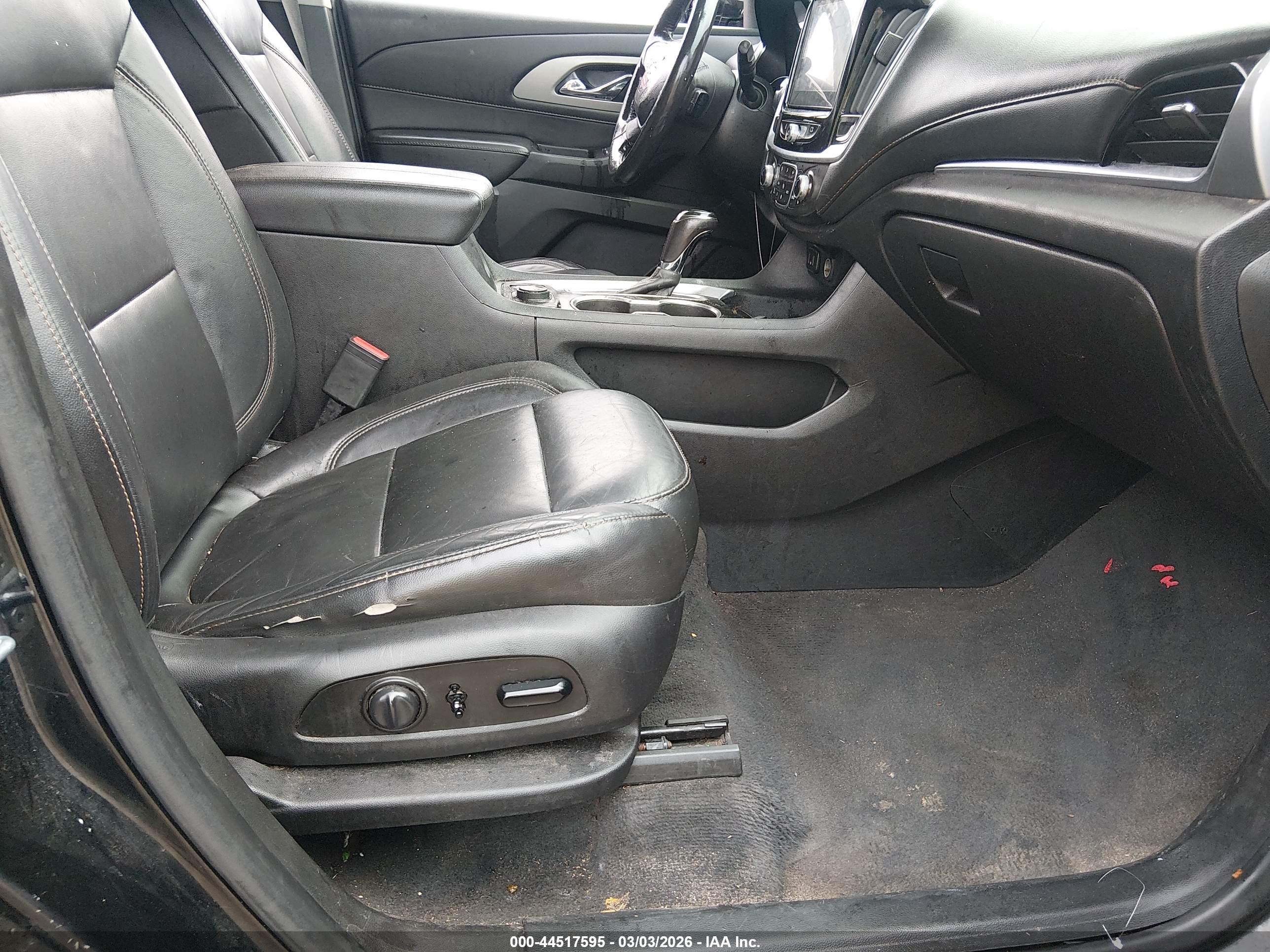 CHEVROLET TRAVERSE image 5