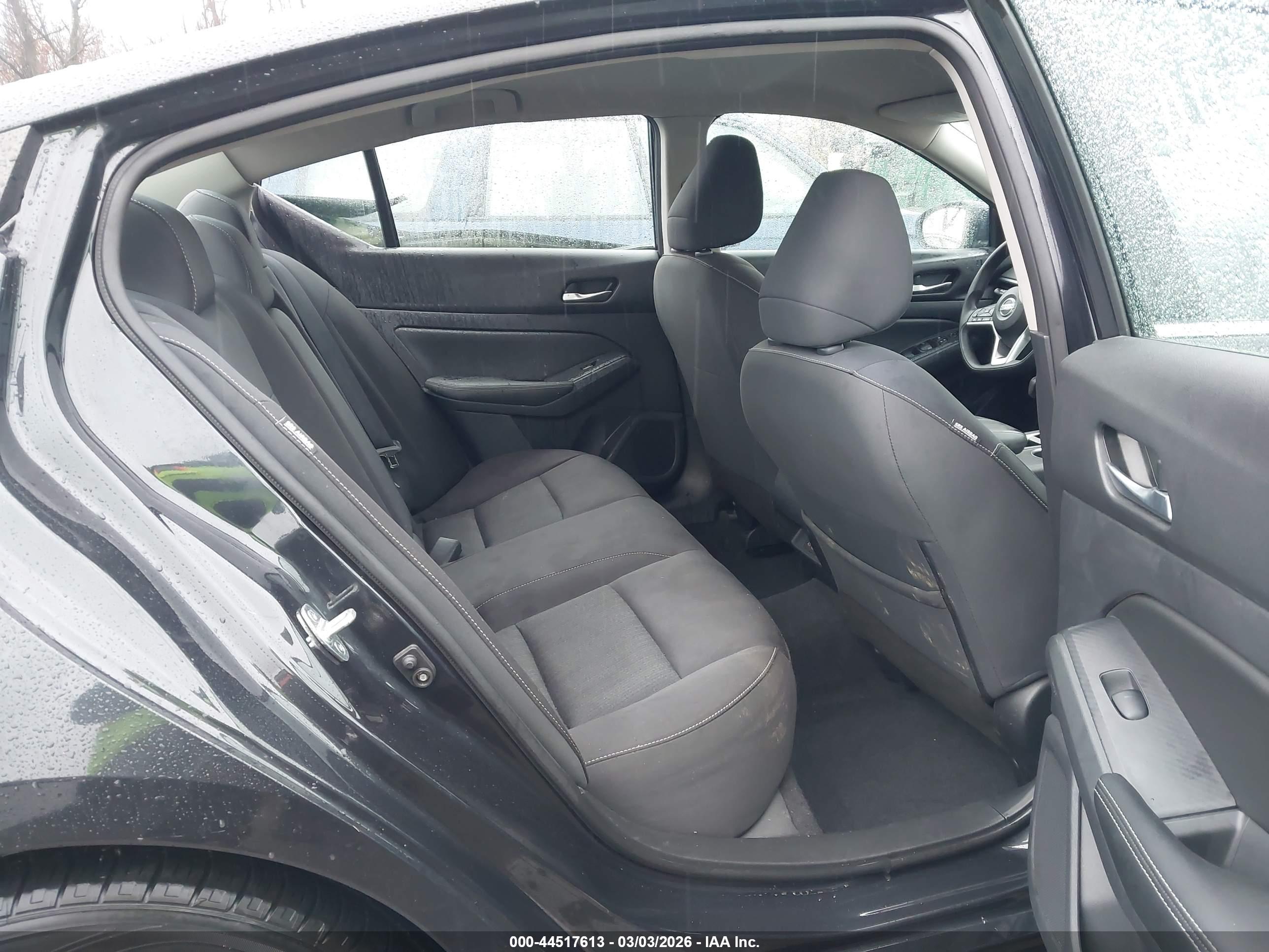 NISSAN ALTIMA image 8